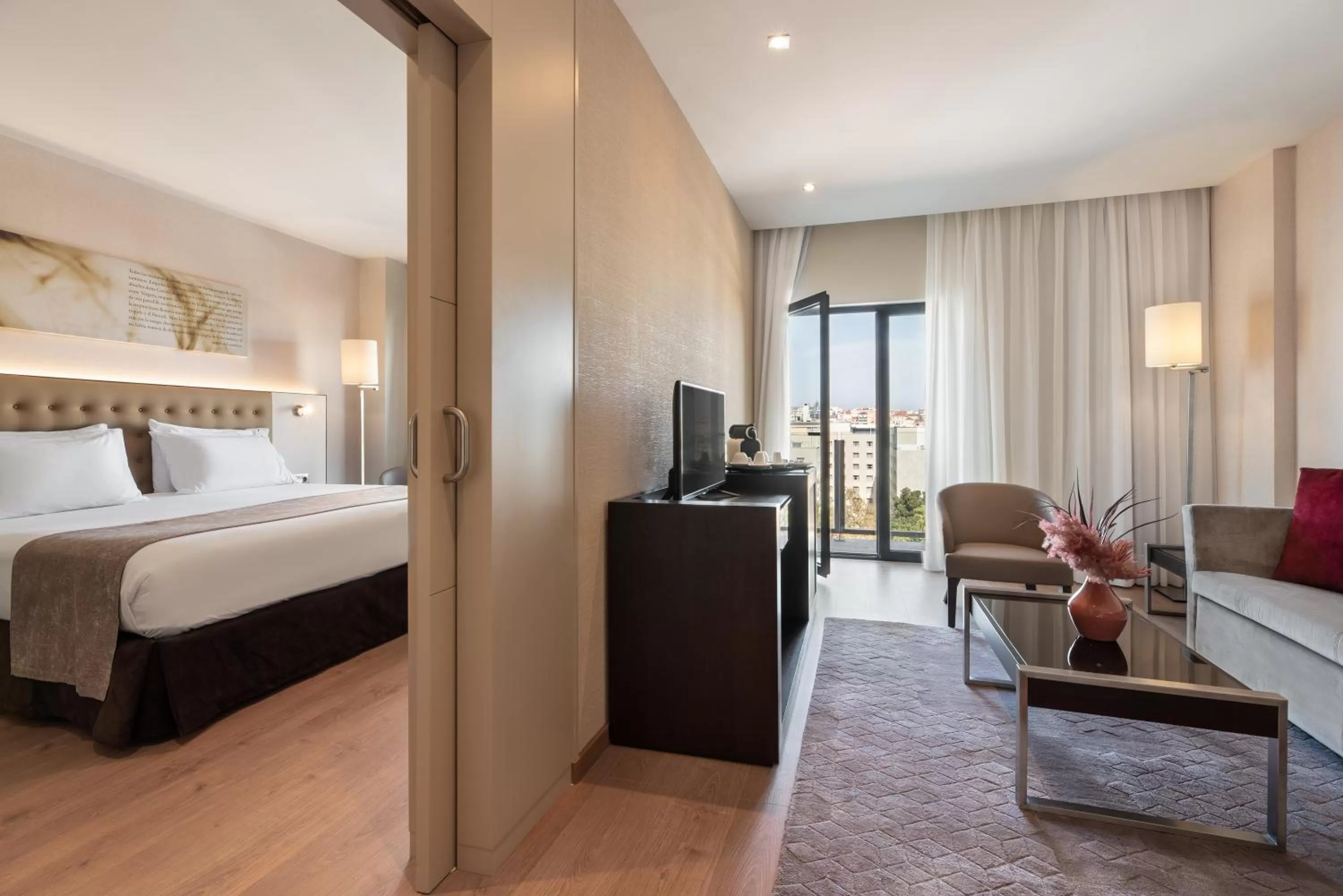 Living room, Bed in Eurostars Das Letras