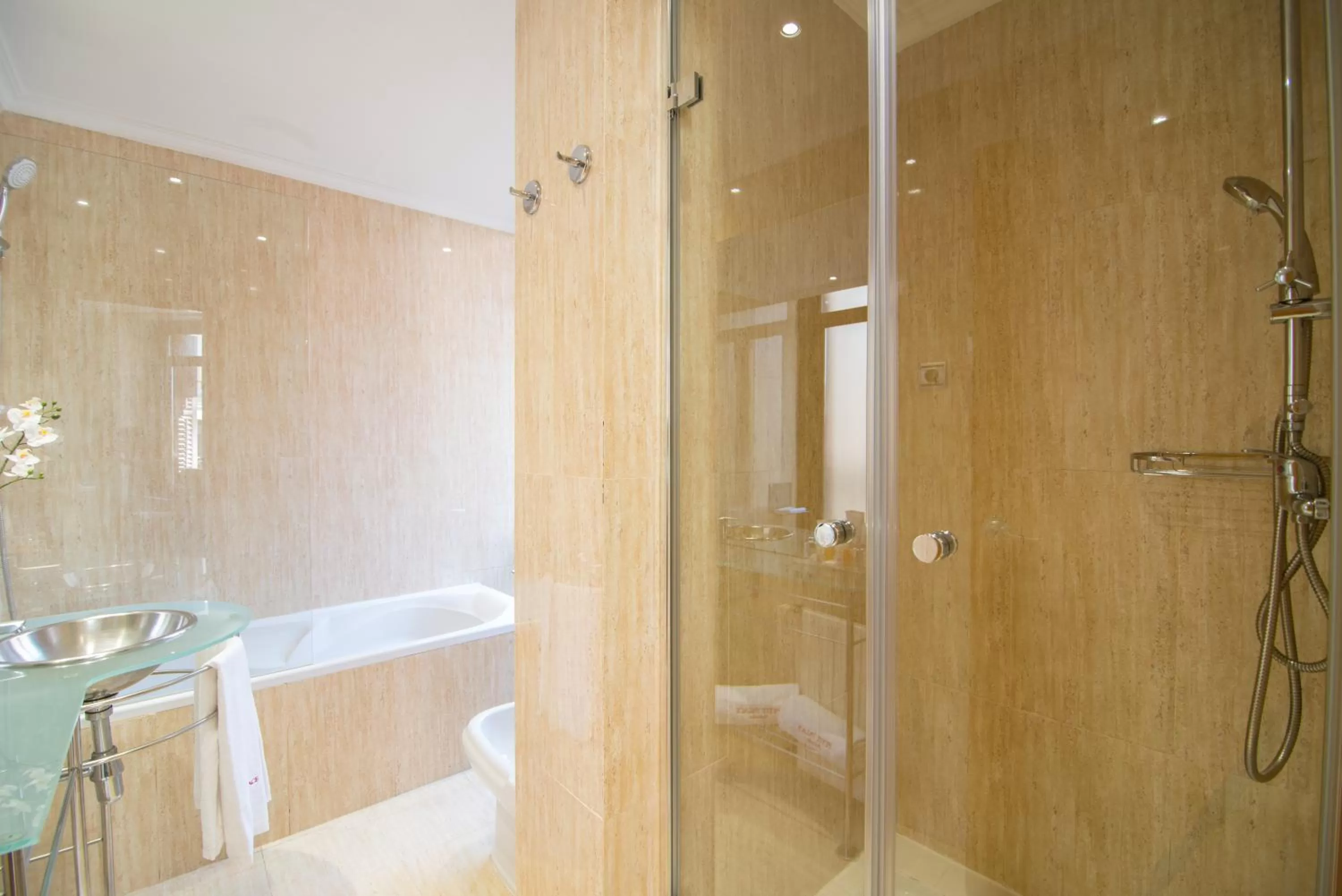 Bathroom in Petit Palace Preciados