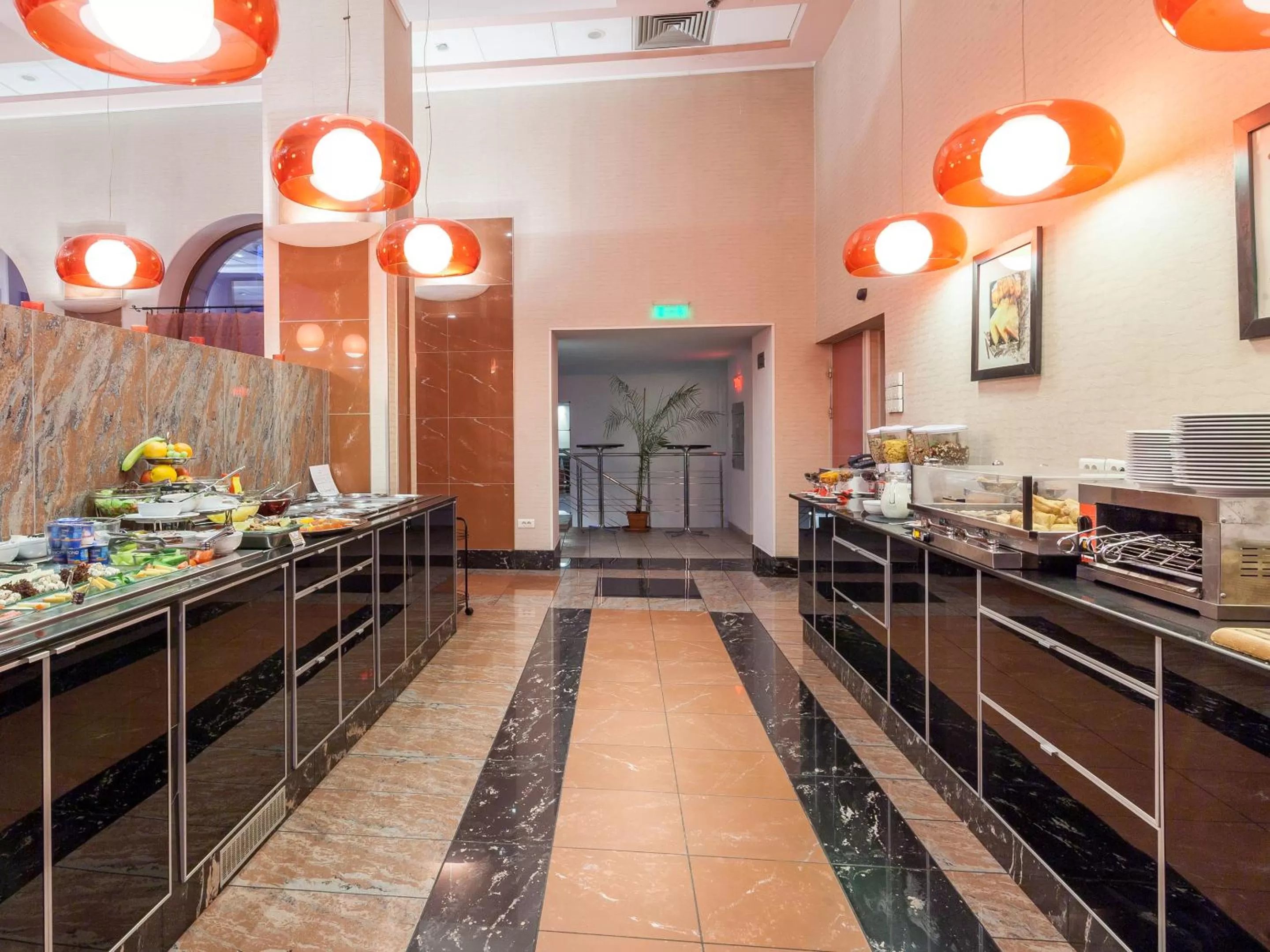 Restaurant/places to eat in Continental Forum Sibiu