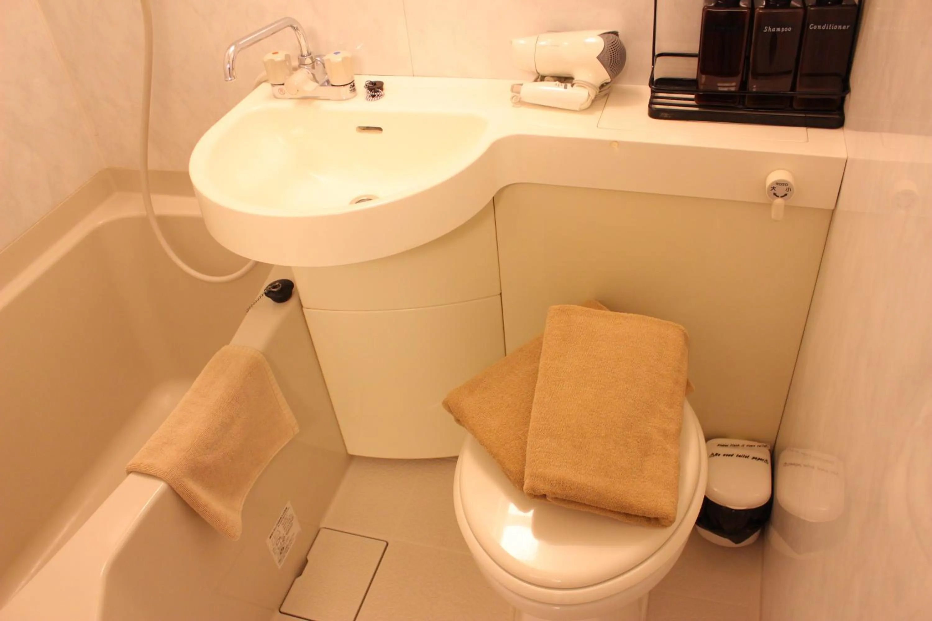 Bathroom in K's House Tokyo Oasis - Quality Hostel in Asakusa