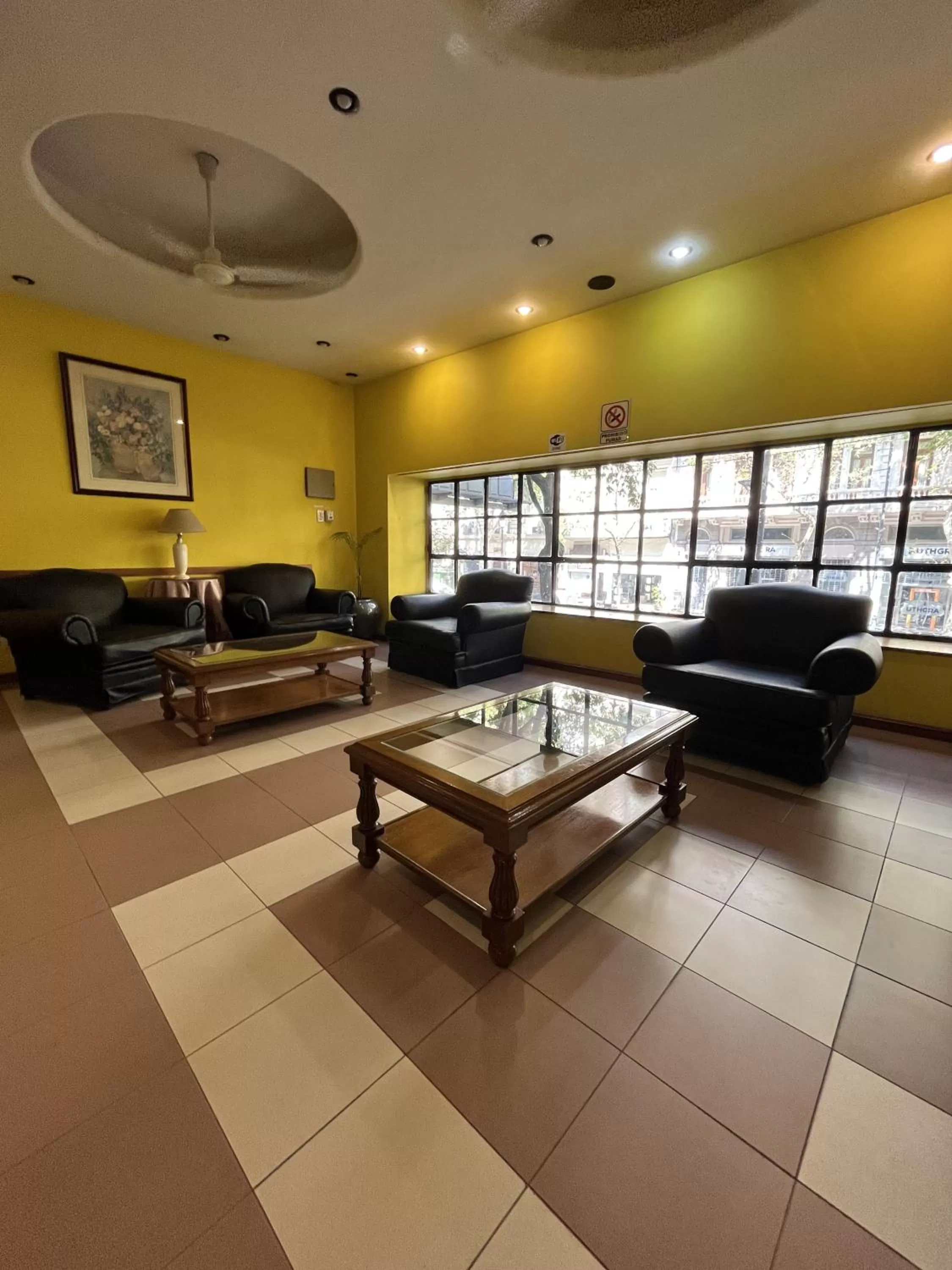 Communal lounge/ TV room in Hotel Alcazar