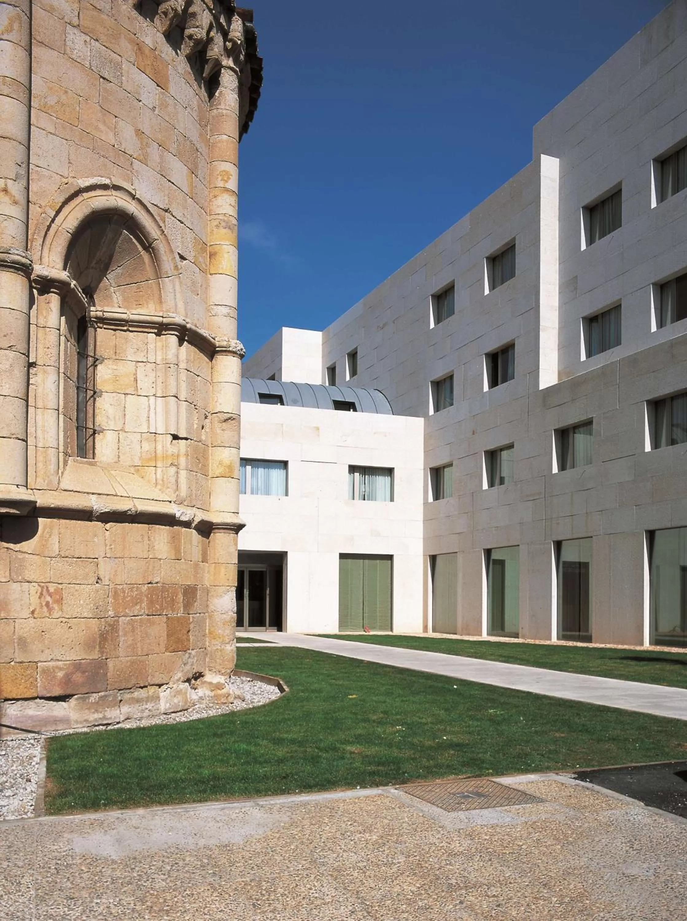 Property building in NH Zamora Palacio del Duero