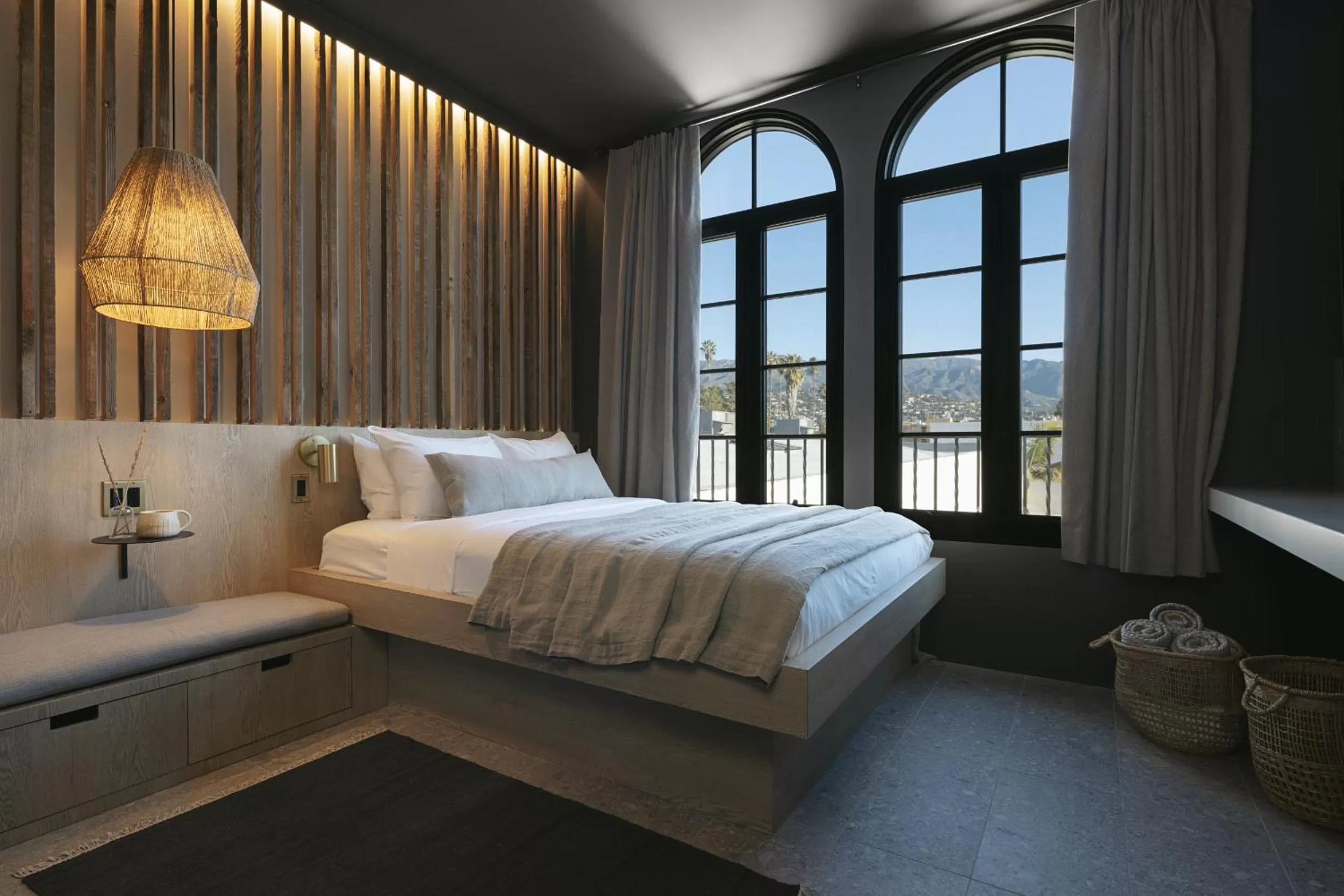Bed in Drift Santa Barbara, a Member of Design Hotels