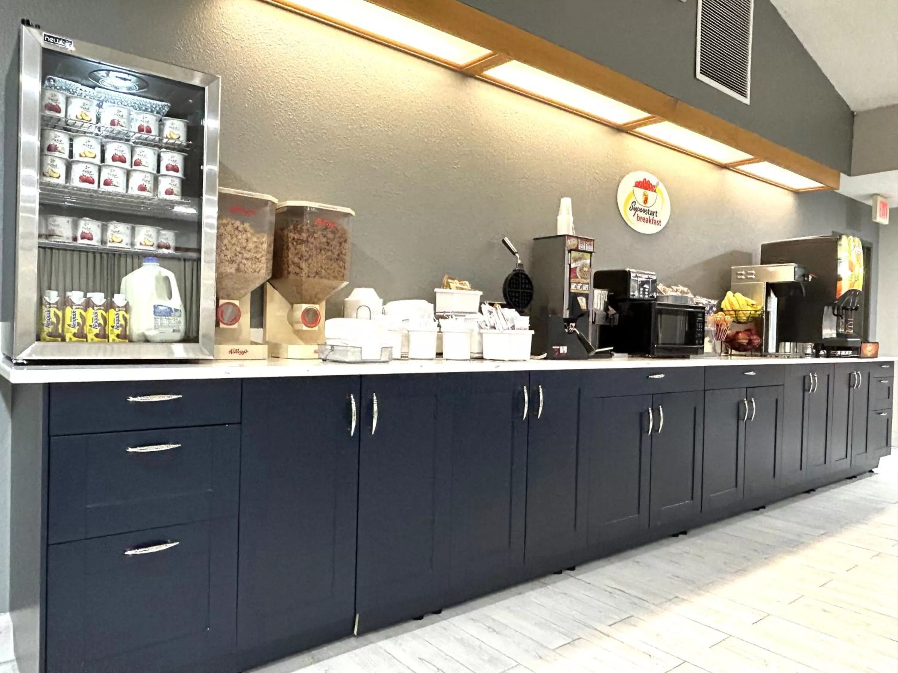 Breakfast in Super 8 by Wyndham Hot Springs