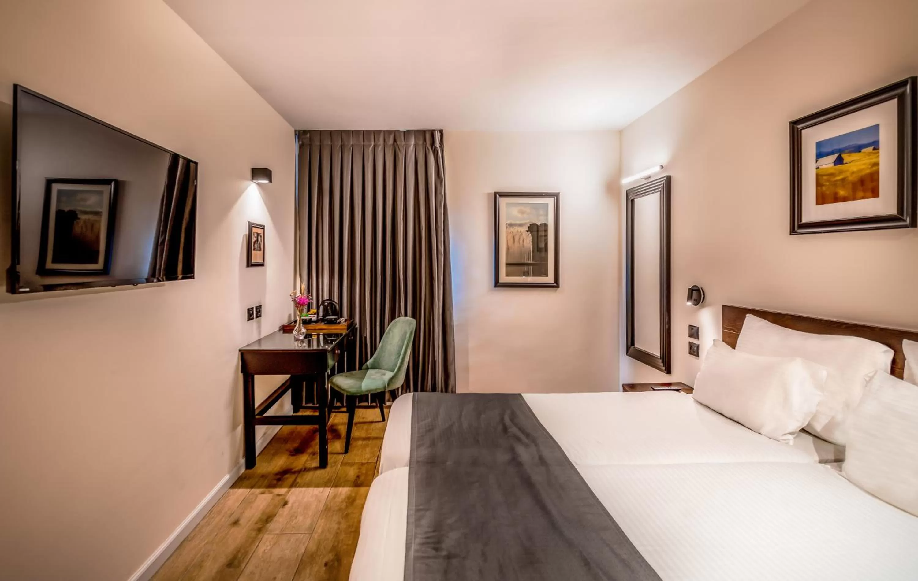 TV and multimedia, Bed in Jerusalem Gate Hotel