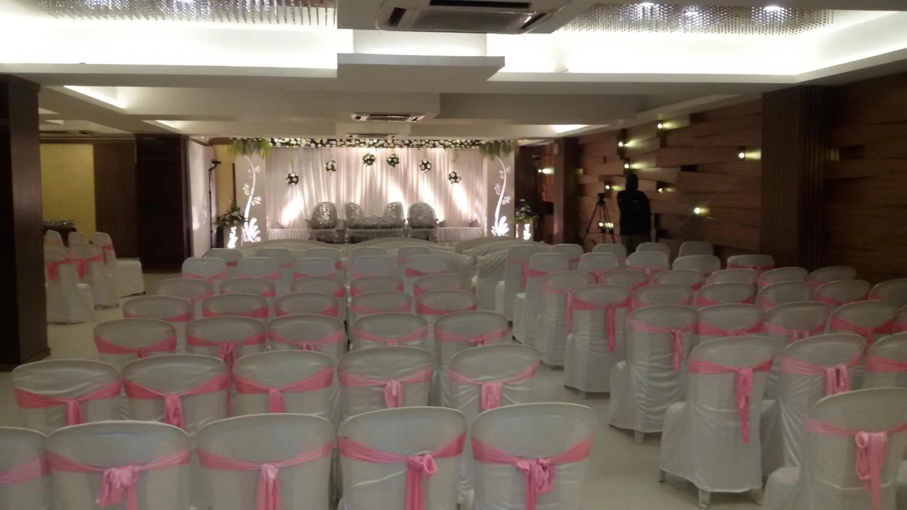 Business facilities in Hotel Platinum Inn