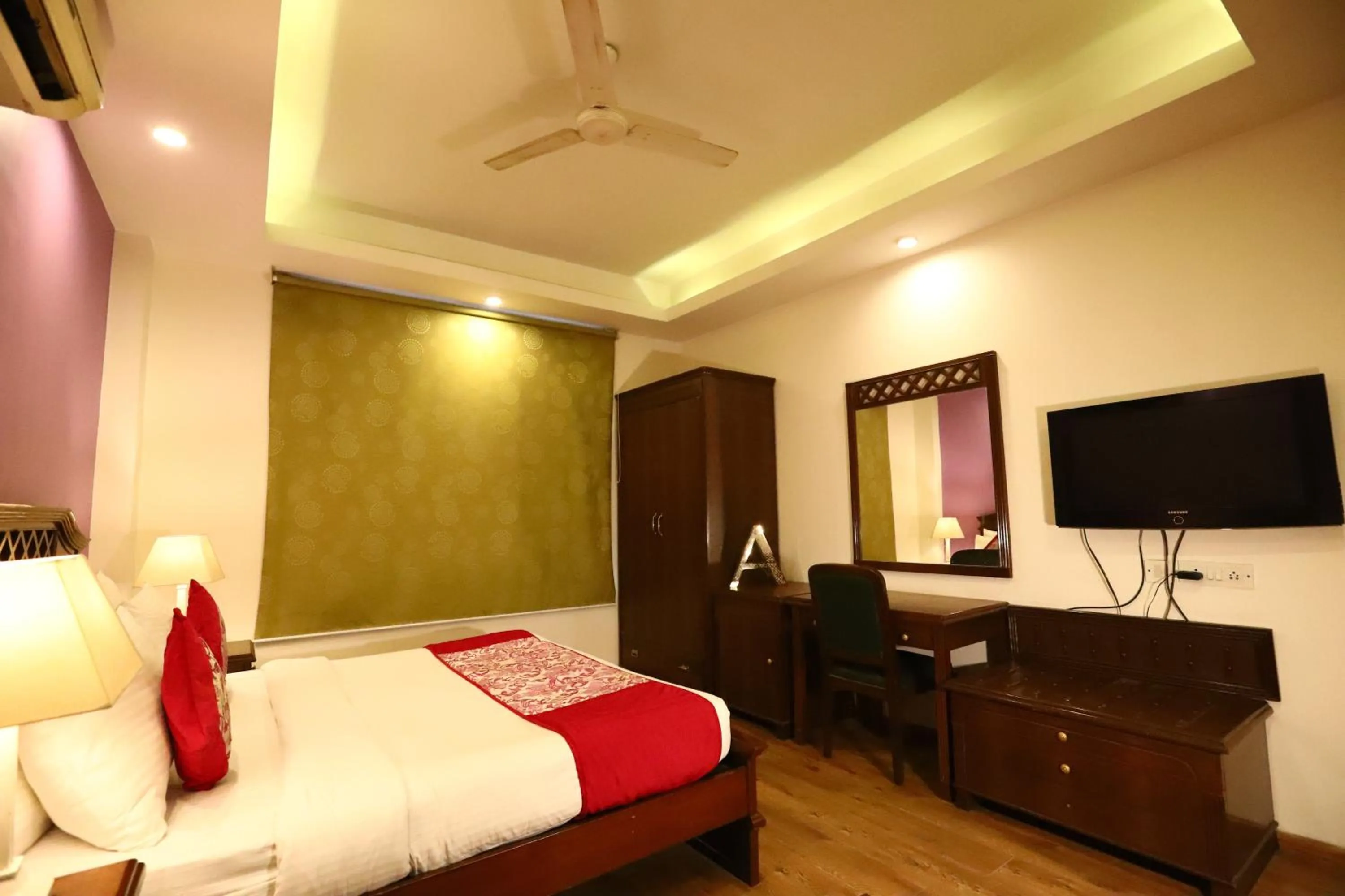 Photo of the whole room, Bed in Hotel Ambica Palace AIIMS New Delhi - Couple Friendly Local ID Accepted