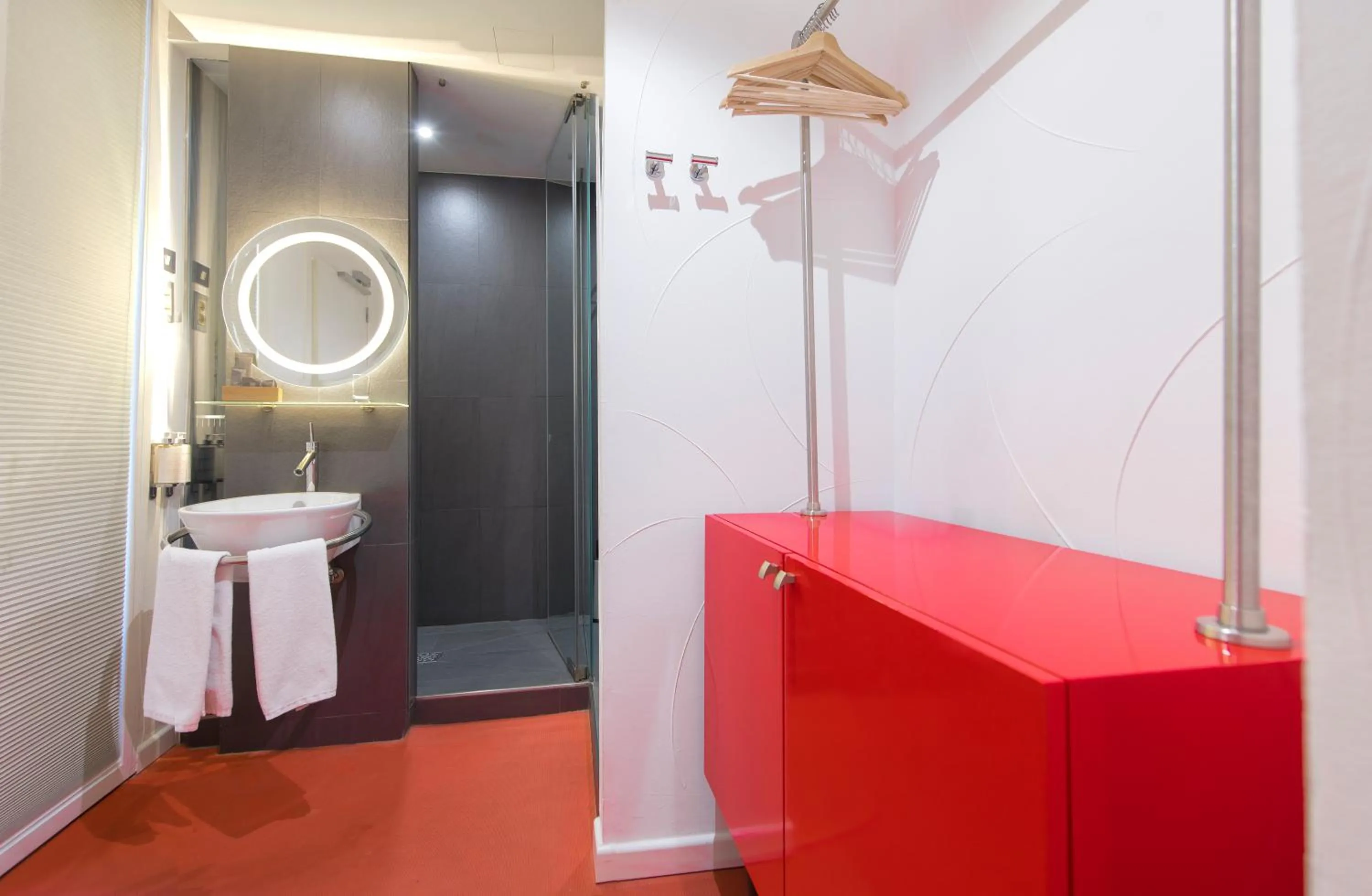 Bathroom in Posada del Dragón Boutique Hotel