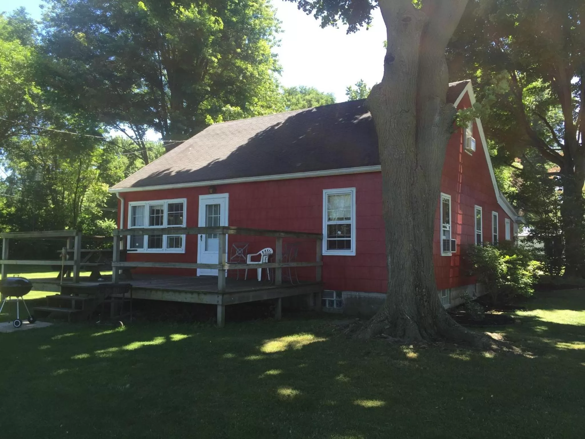 Facade/entrance in Plantation Motel