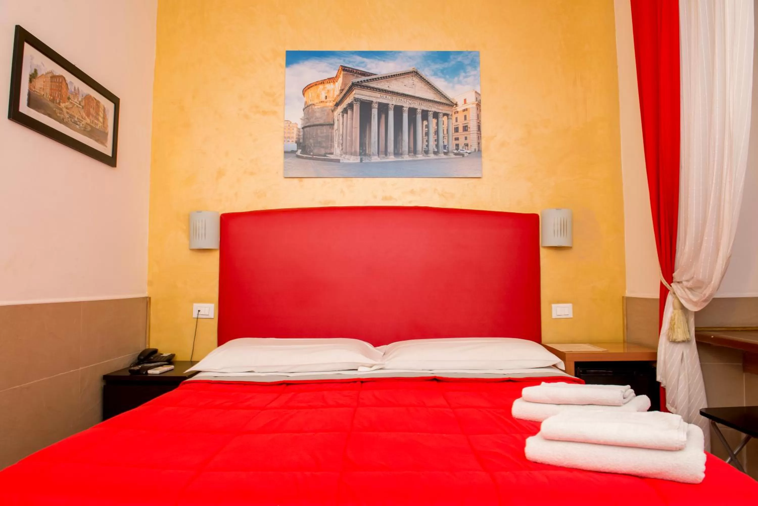 Photo of the whole room, Bed in San Peter Rome B&B