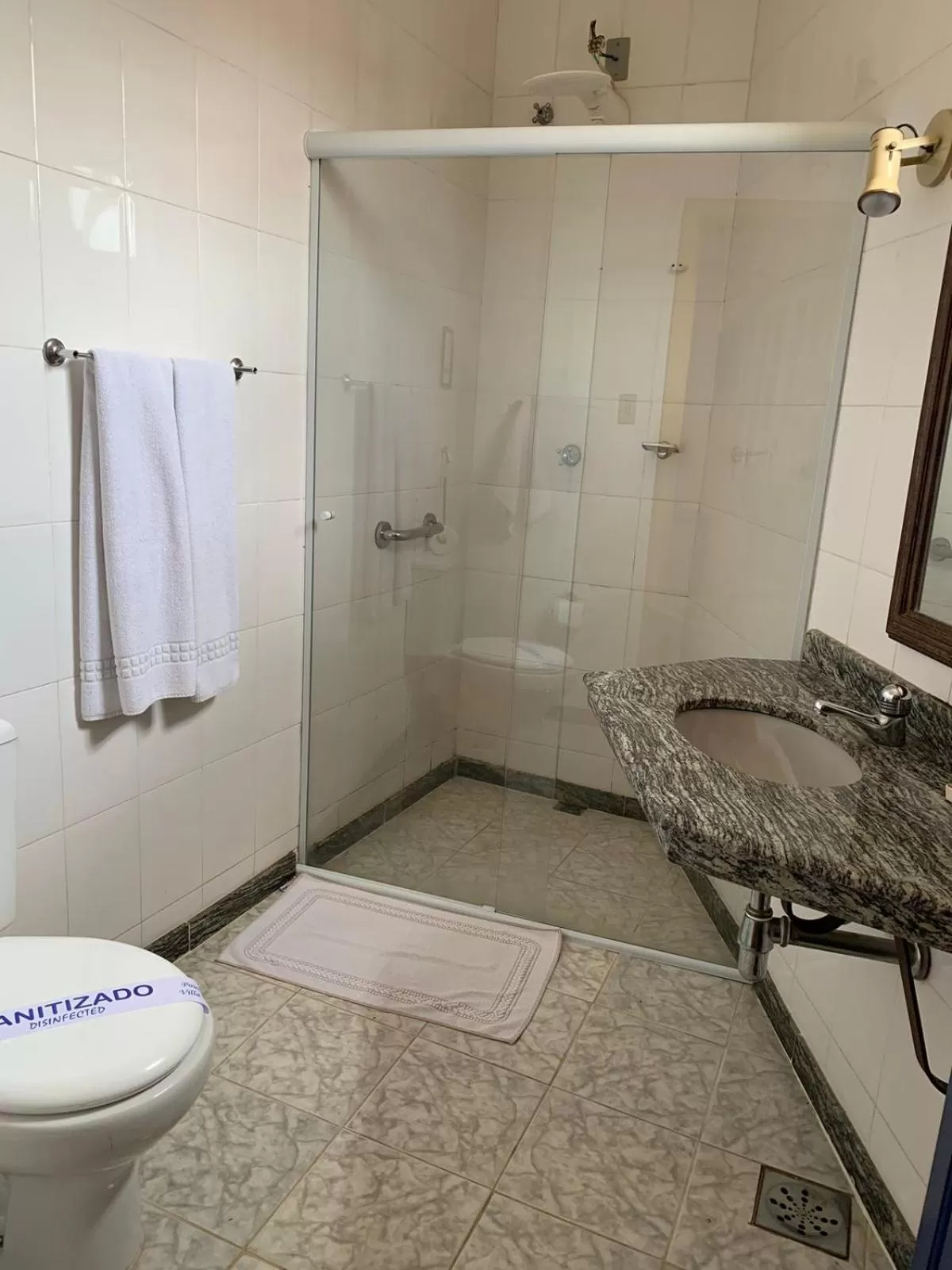 Toilet in Pousada Villa Real