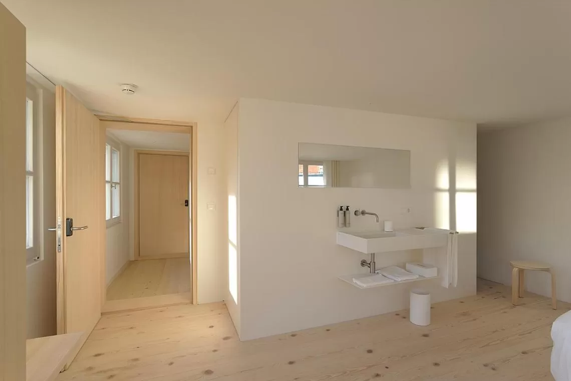 Photo of the whole room in BAR10ZIMMER