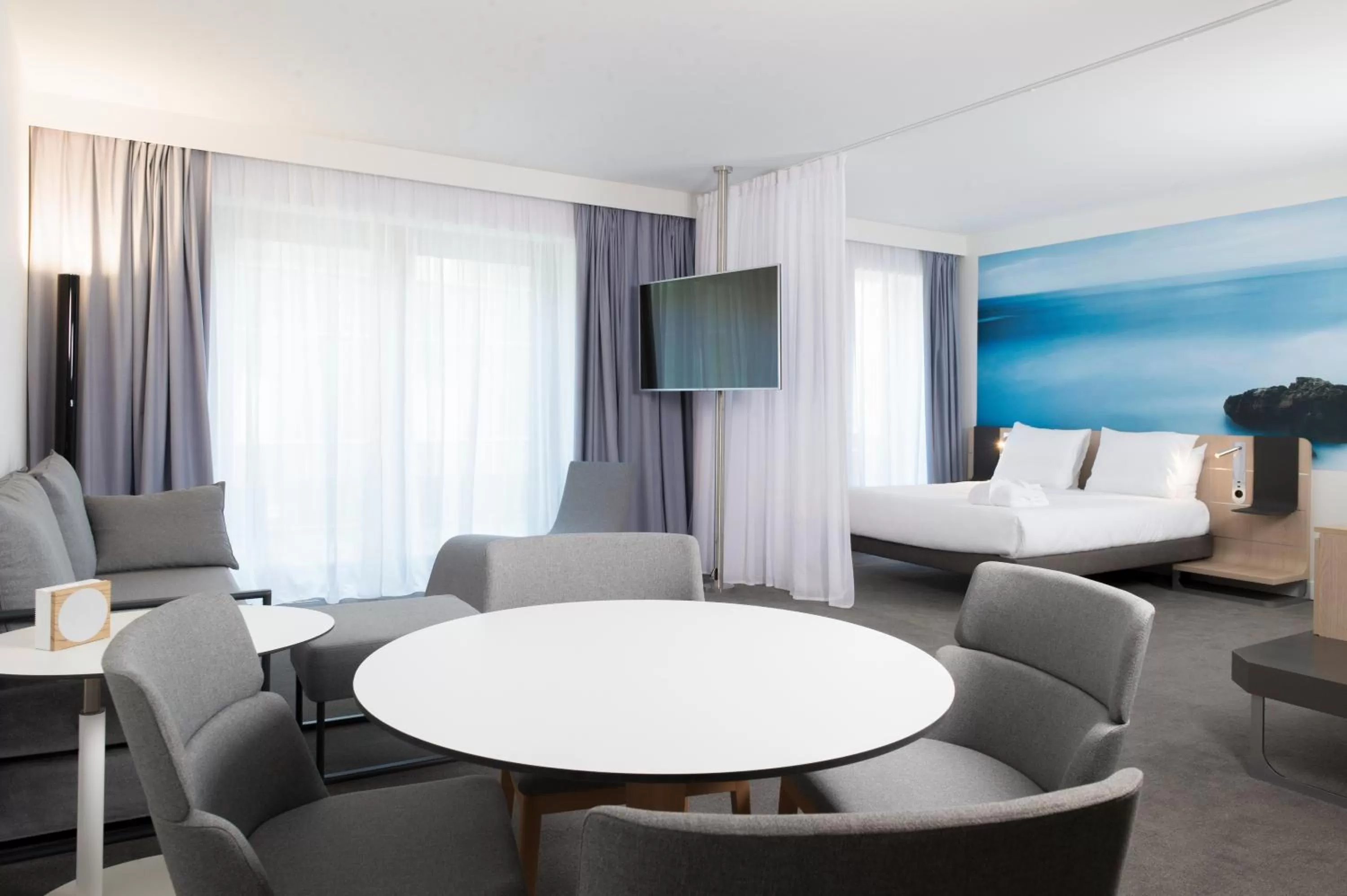 Bed in Novotel Charleroi Centre