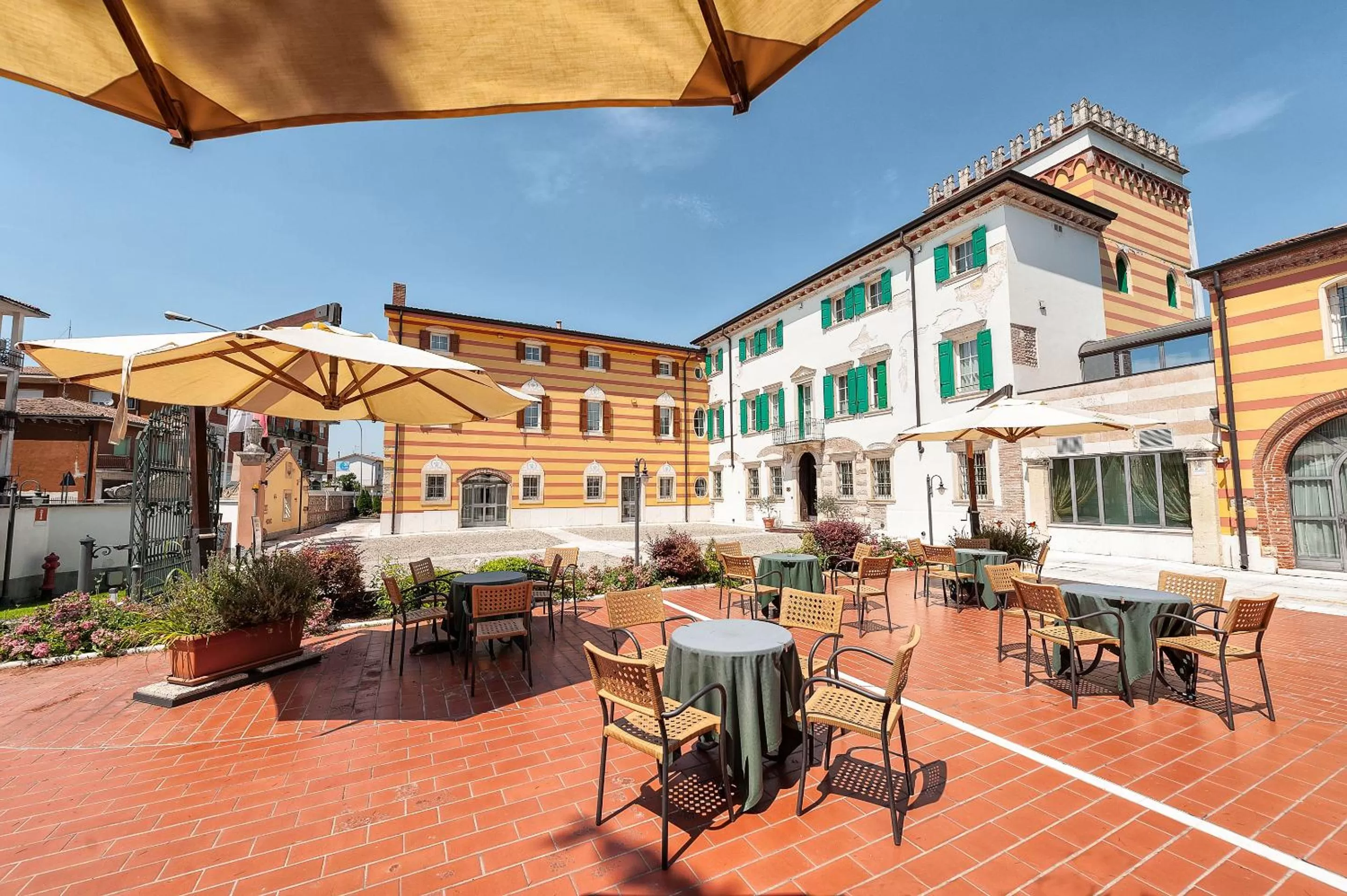 Property building in Hotel Villa Malaspina