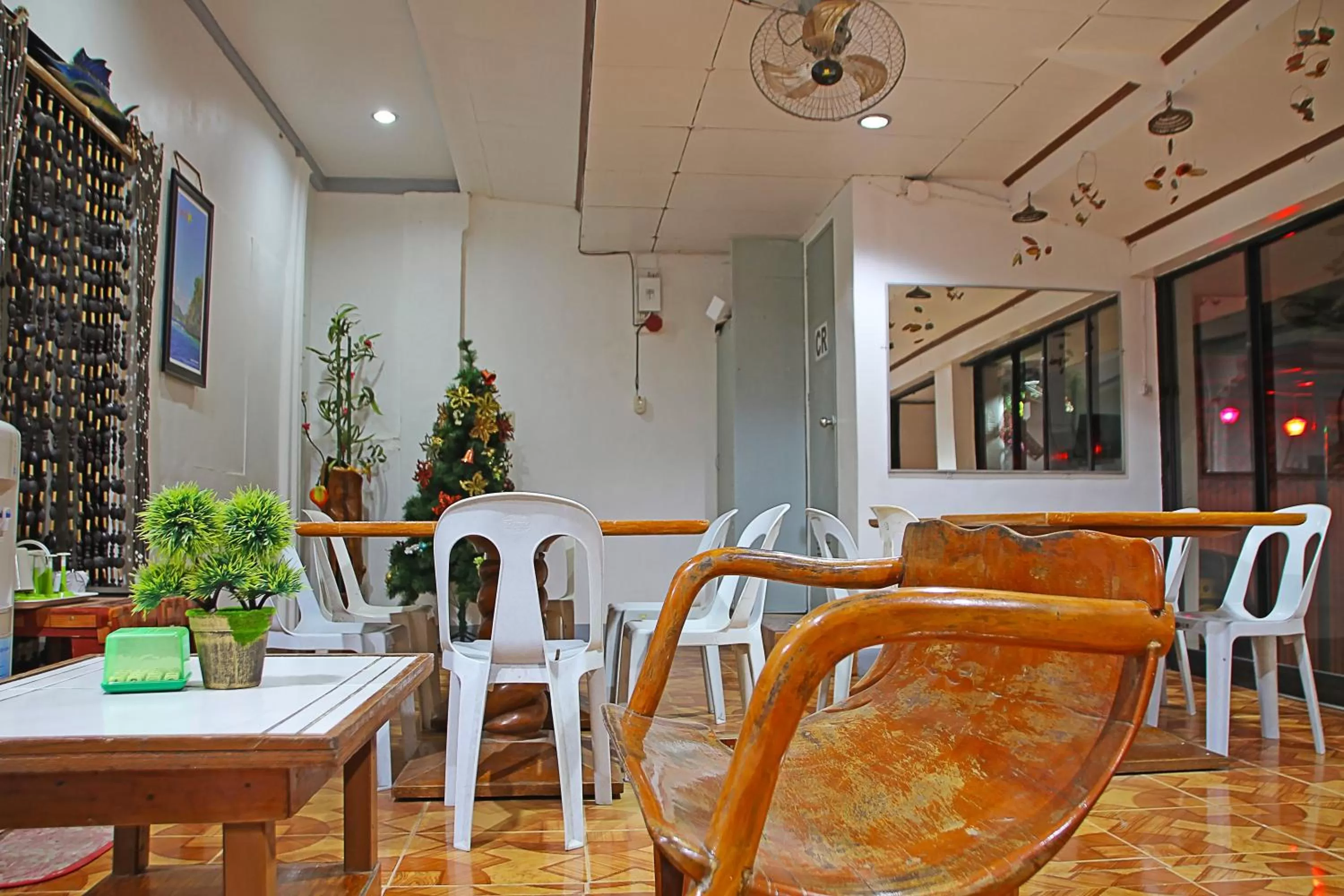 Restaurant/places to eat in Mario's Travellers Inn