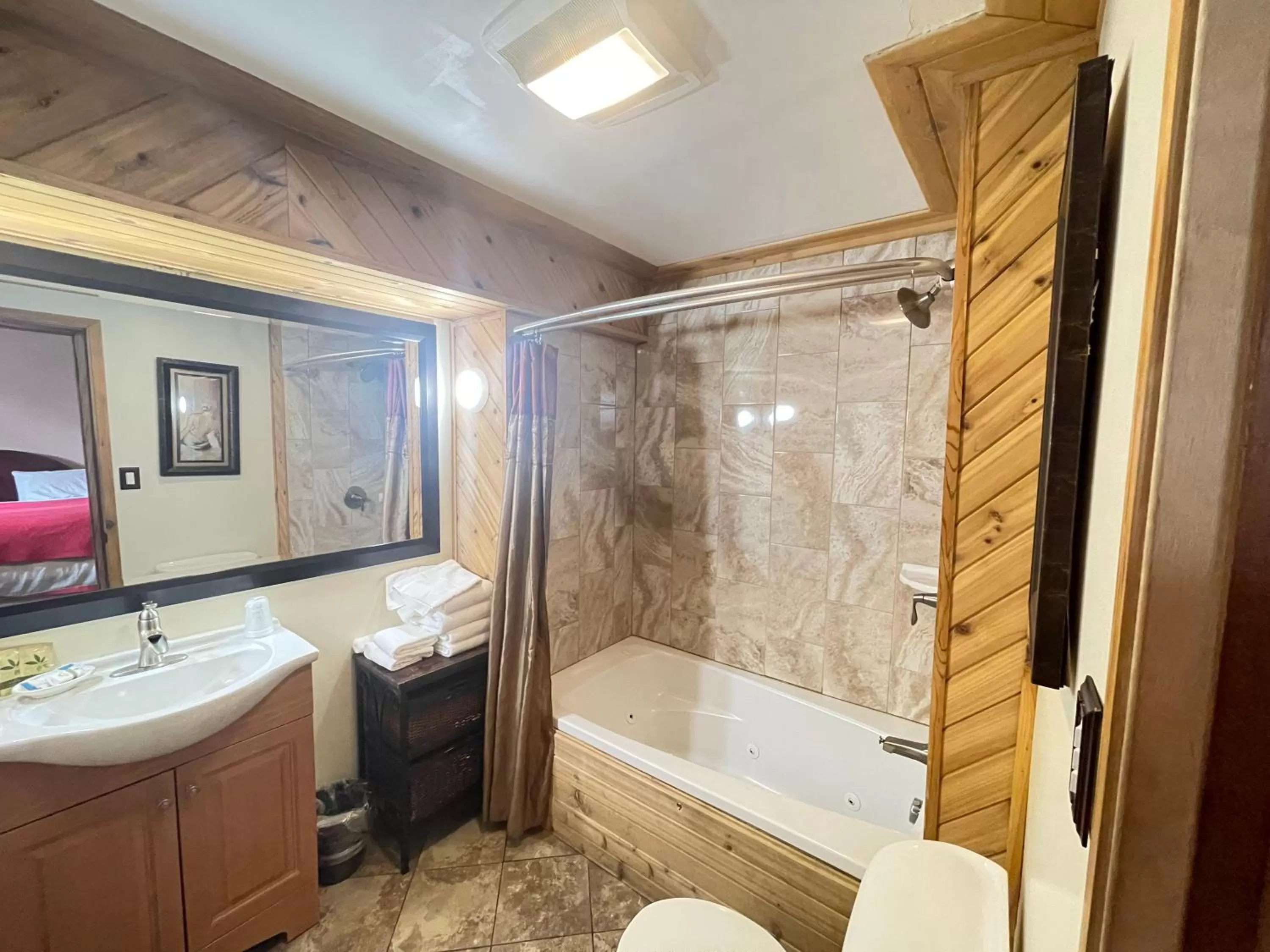 Bathroom in Pikes Peak Inn