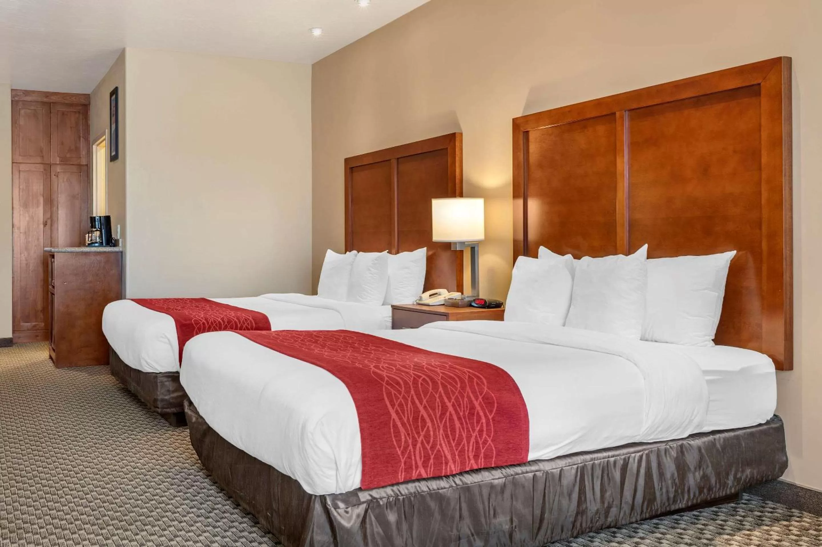 Photo of the whole room, Bed in Comfort Inn at Convention Center Saint George