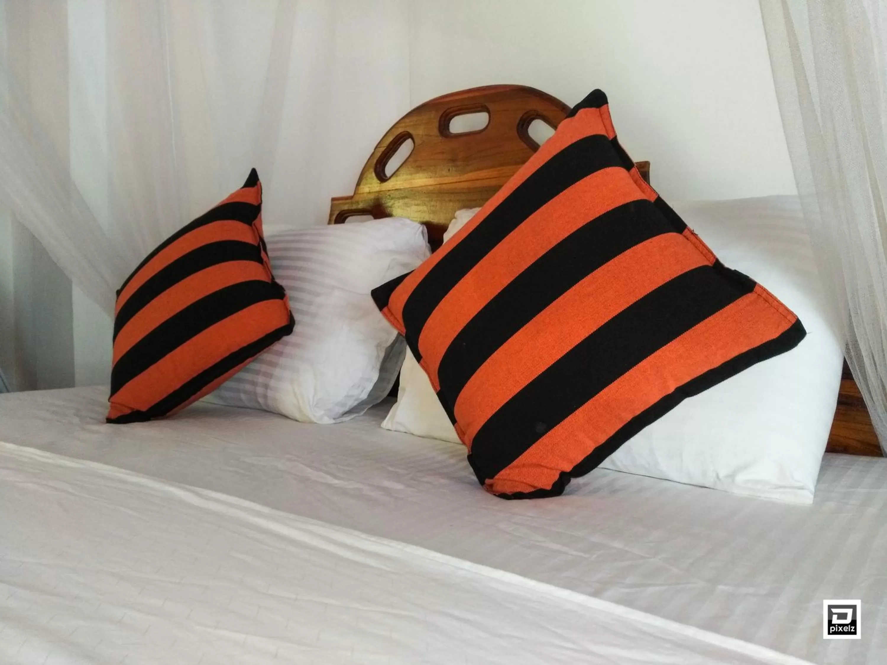 Bed in Ella River Face Inn