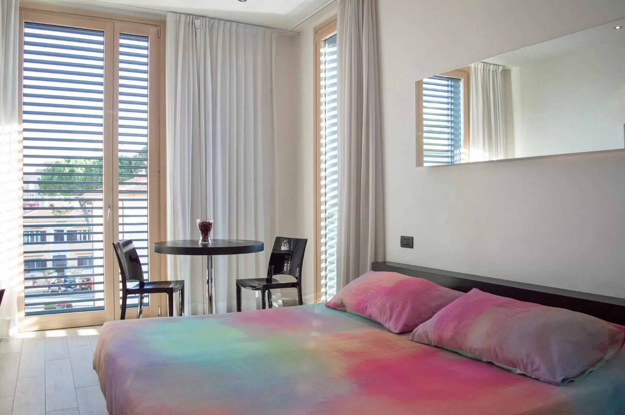 Photo of the whole room, Bed in Blue Shades Hotel