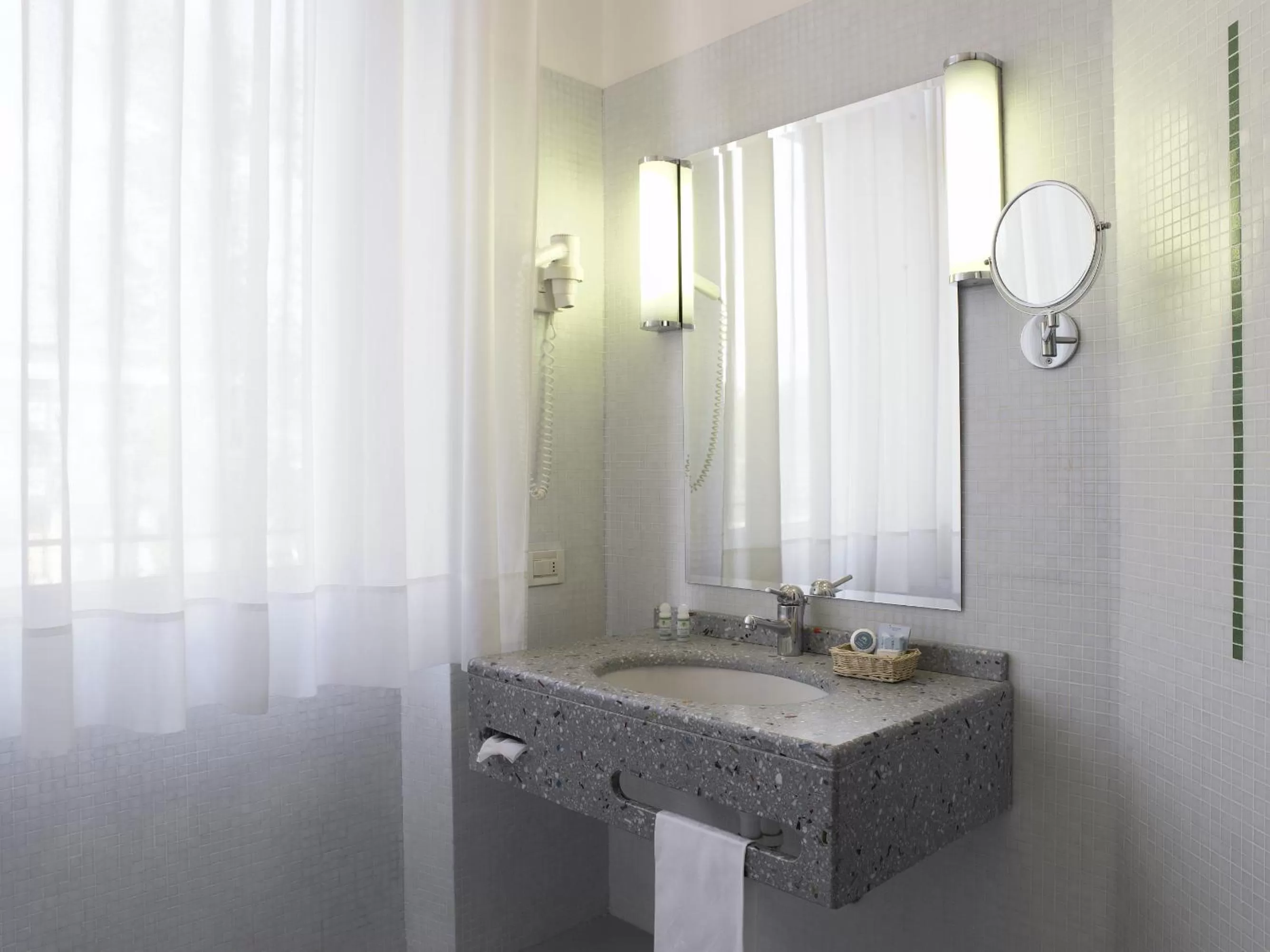 Bathroom in Hotel Grand'Italia
