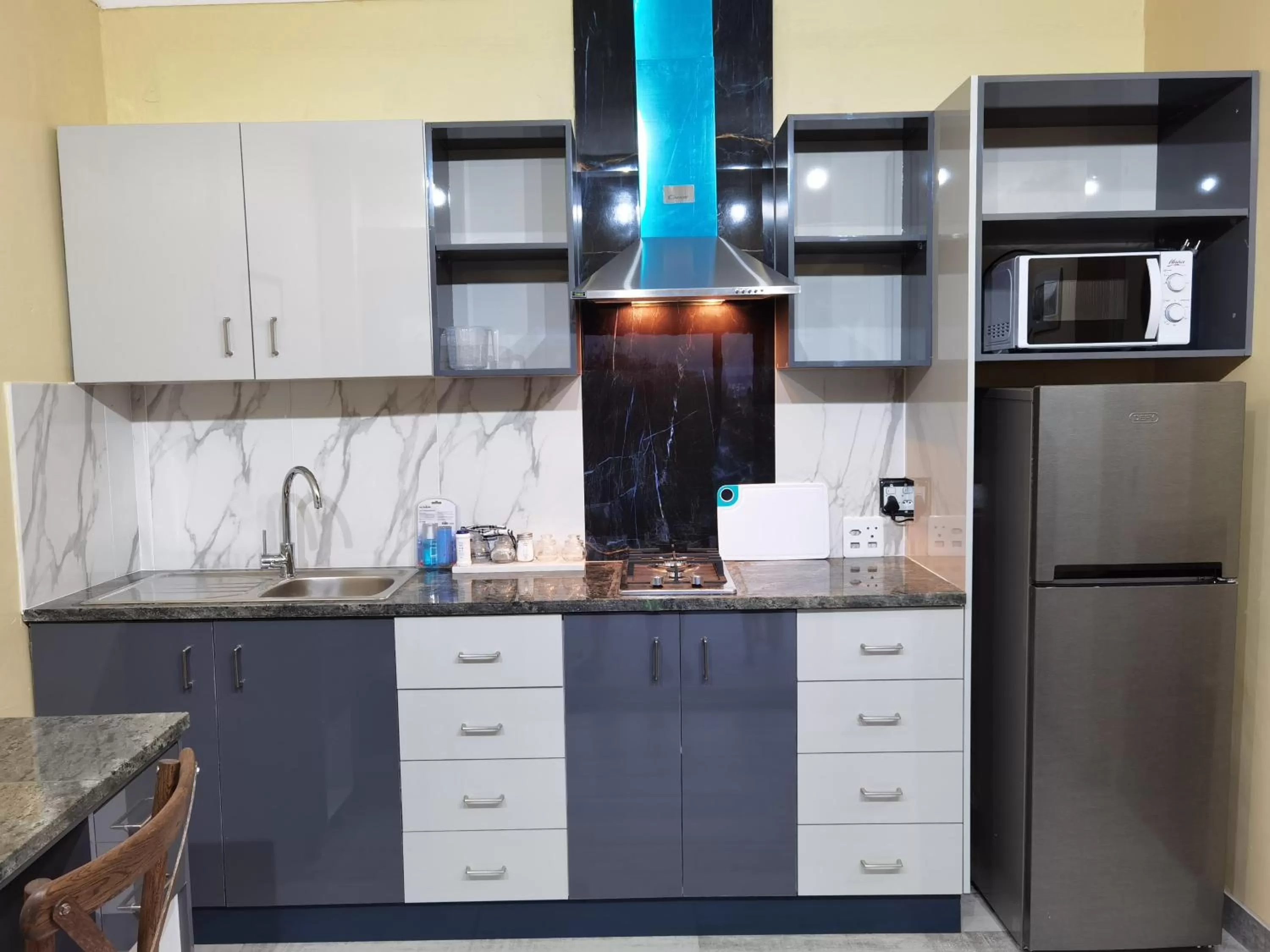 Kitchen or kitchenette in Gem of Manor drive