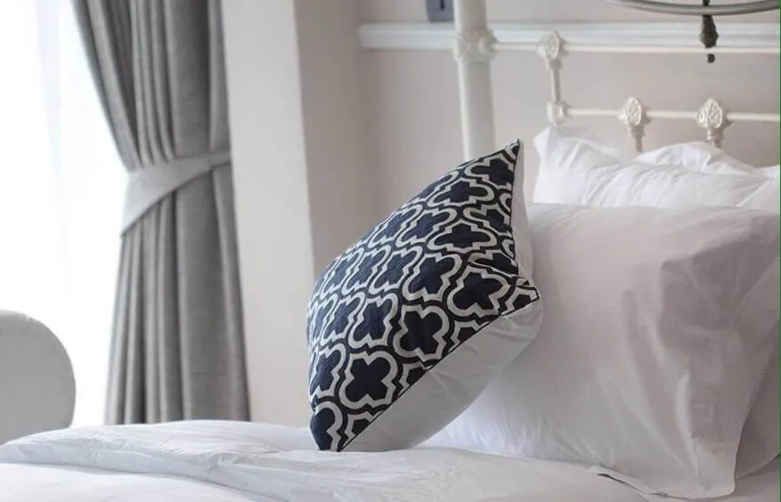 Bed in L'air Du Pran