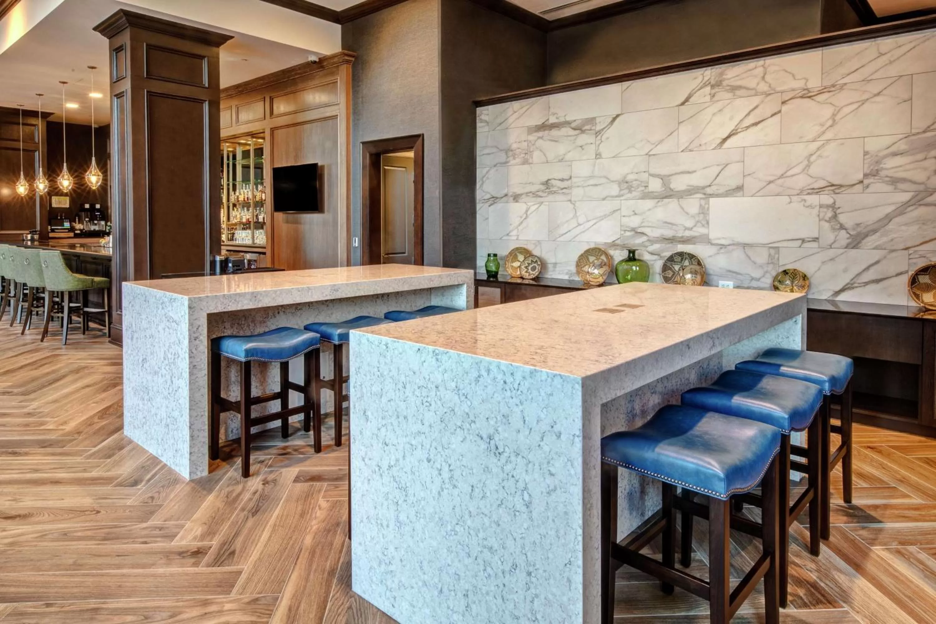 Lounge or bar in Hilton Nashville Green Hills