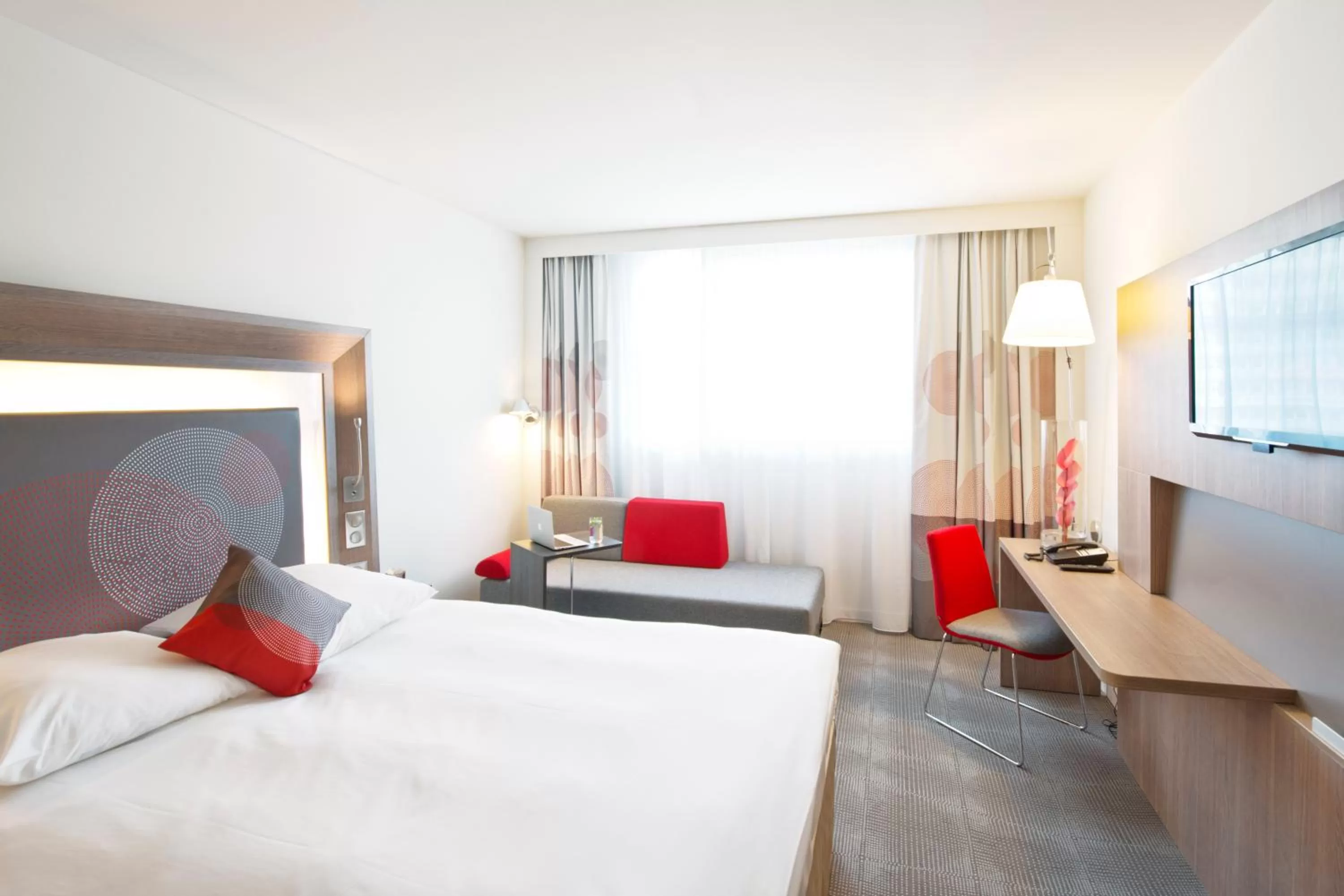 Photo of the whole room, Bed in Novotel Lodz Centrum