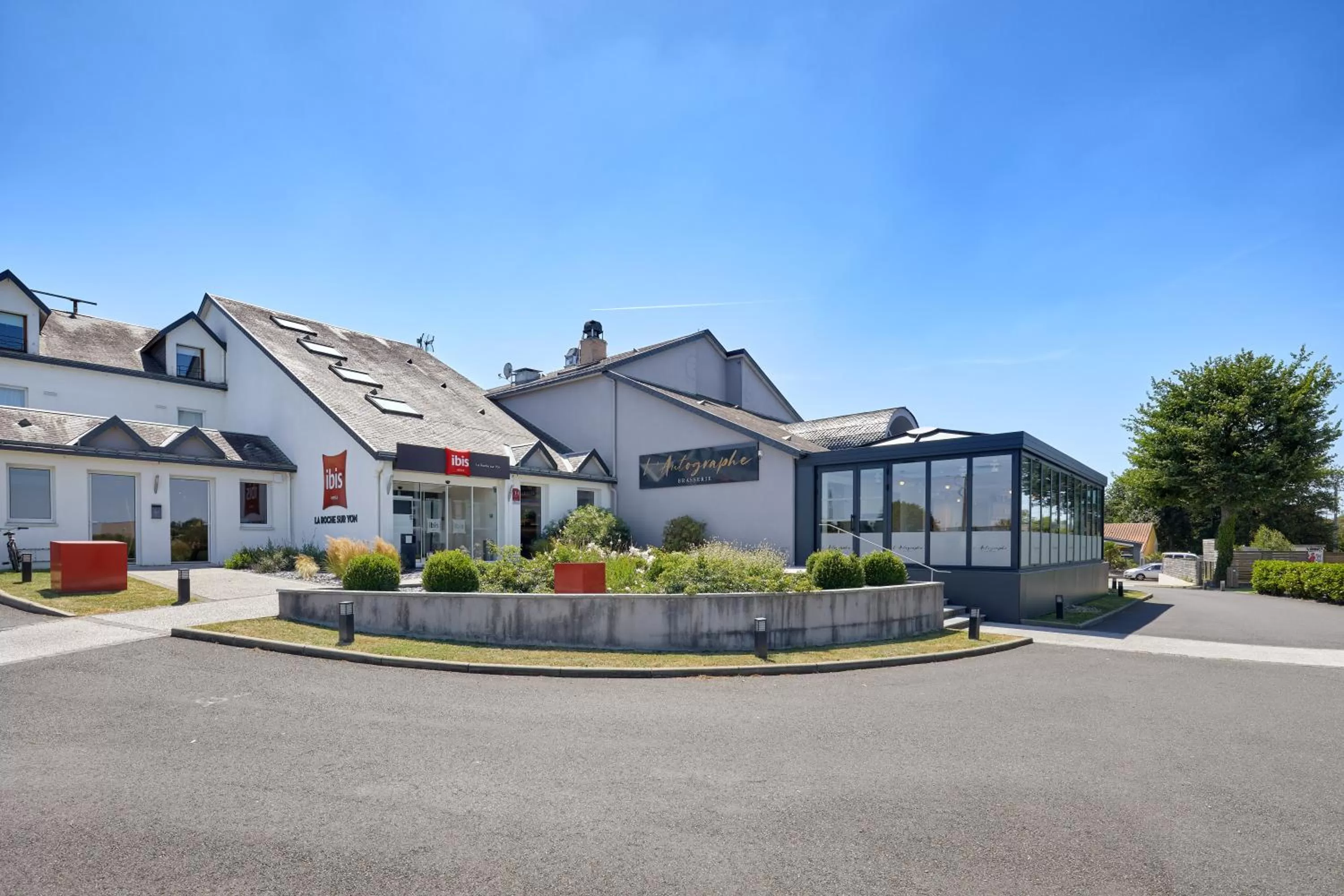 Property building in ibis La Roche Sur Yon Vendespace