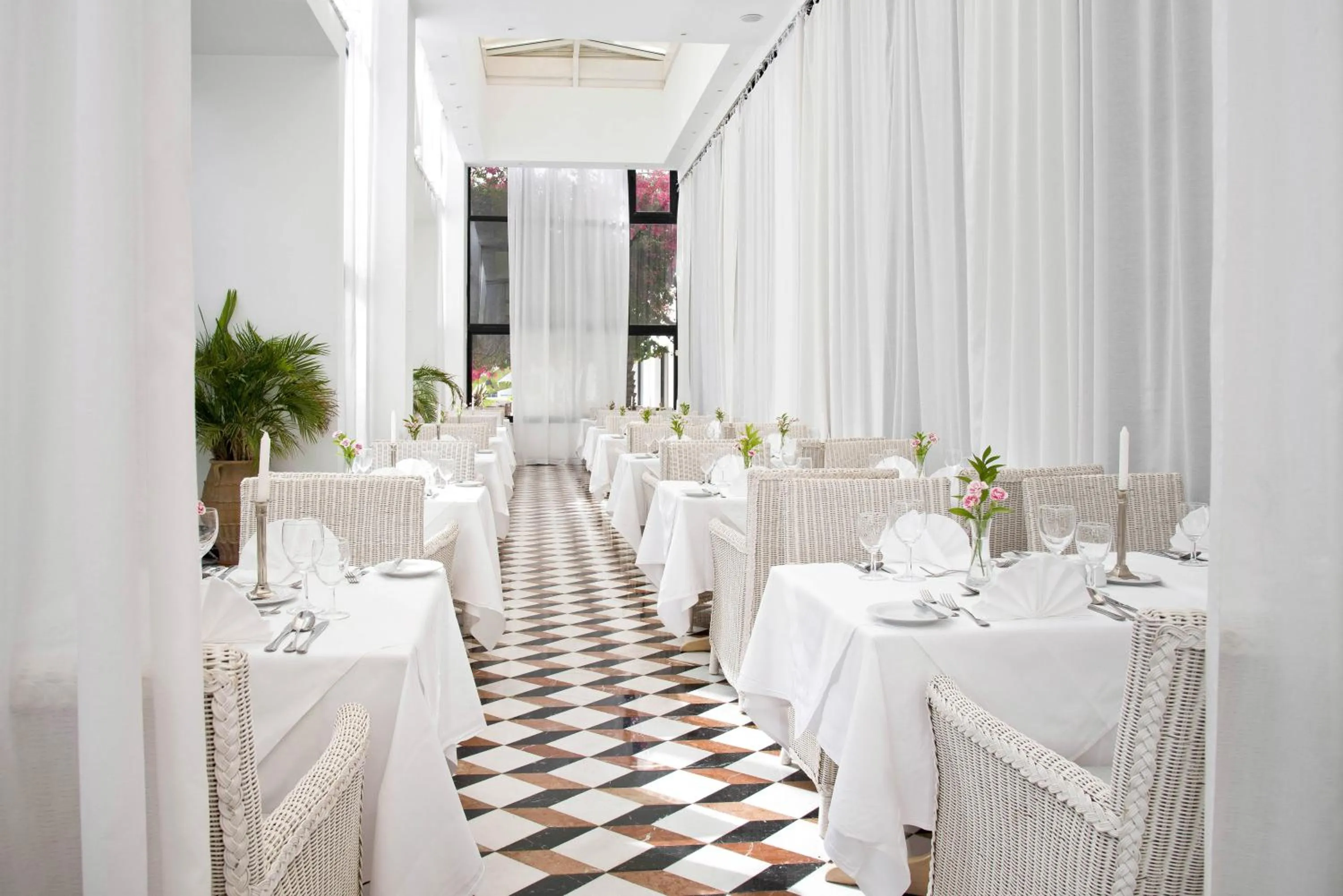 Restaurant/places to eat in Azia Resort & Spa