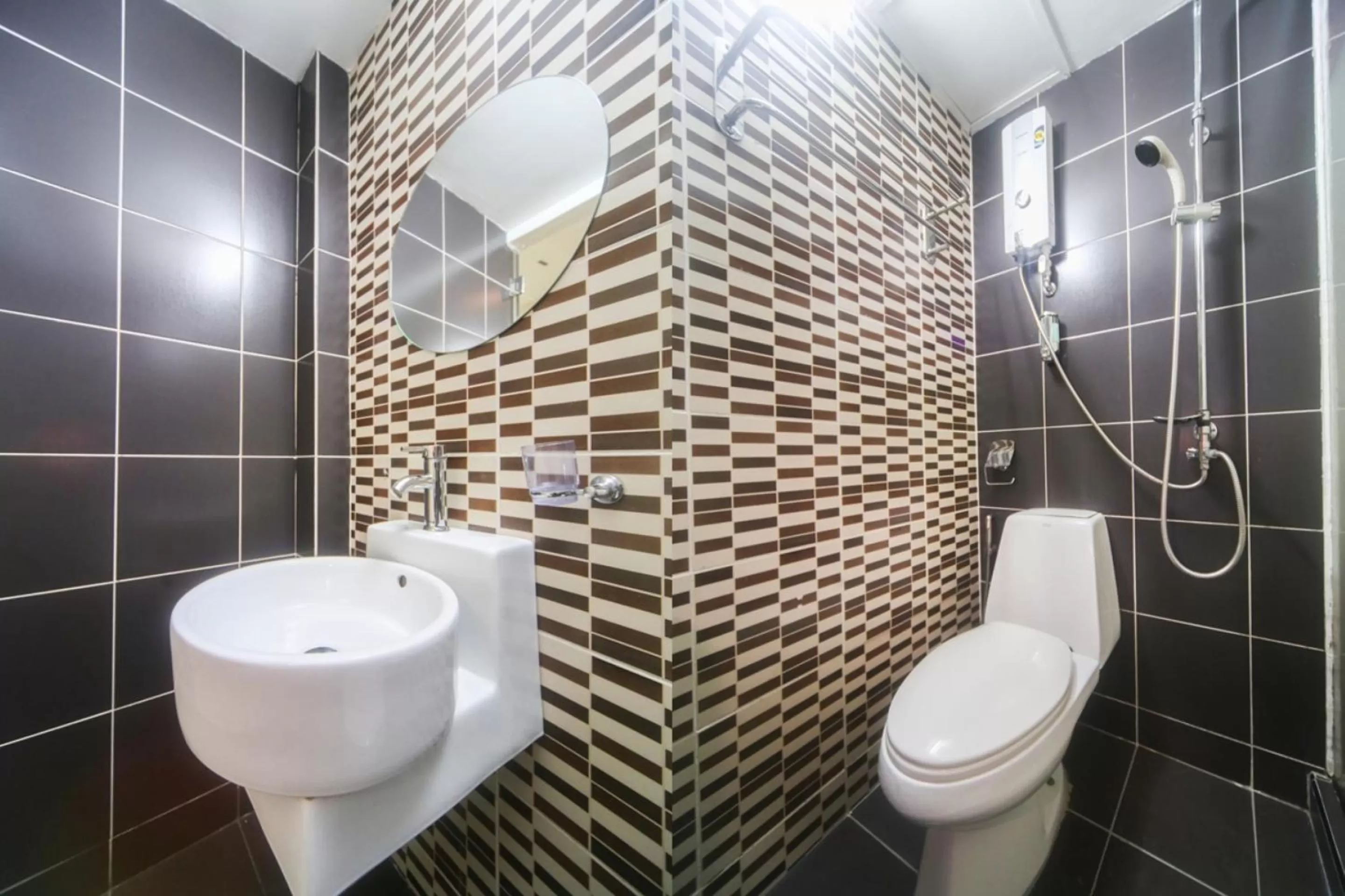 Toilet, Bathroom in OYO 777 Epal Hotel