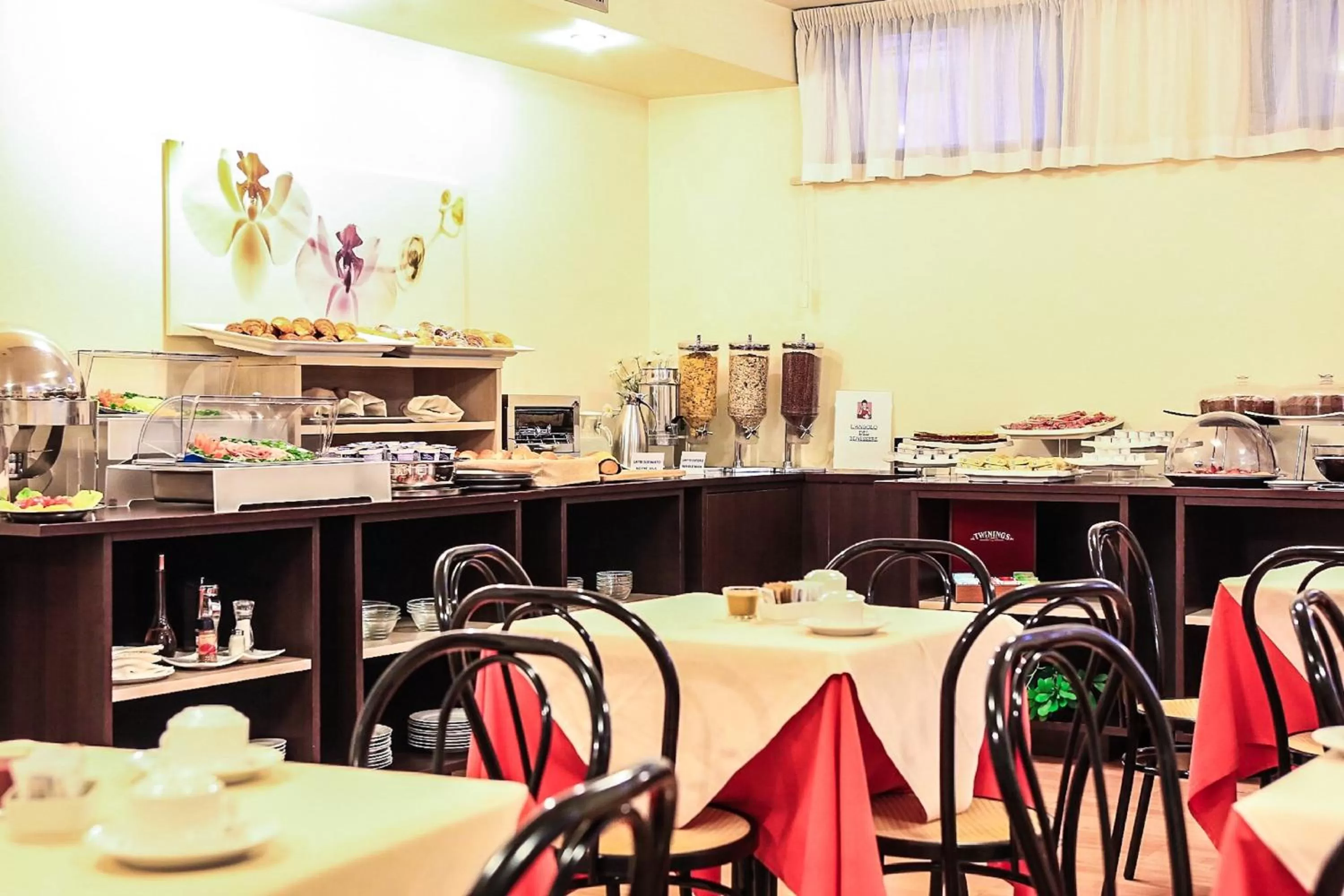 Buffet breakfast in Hotel Sisto V