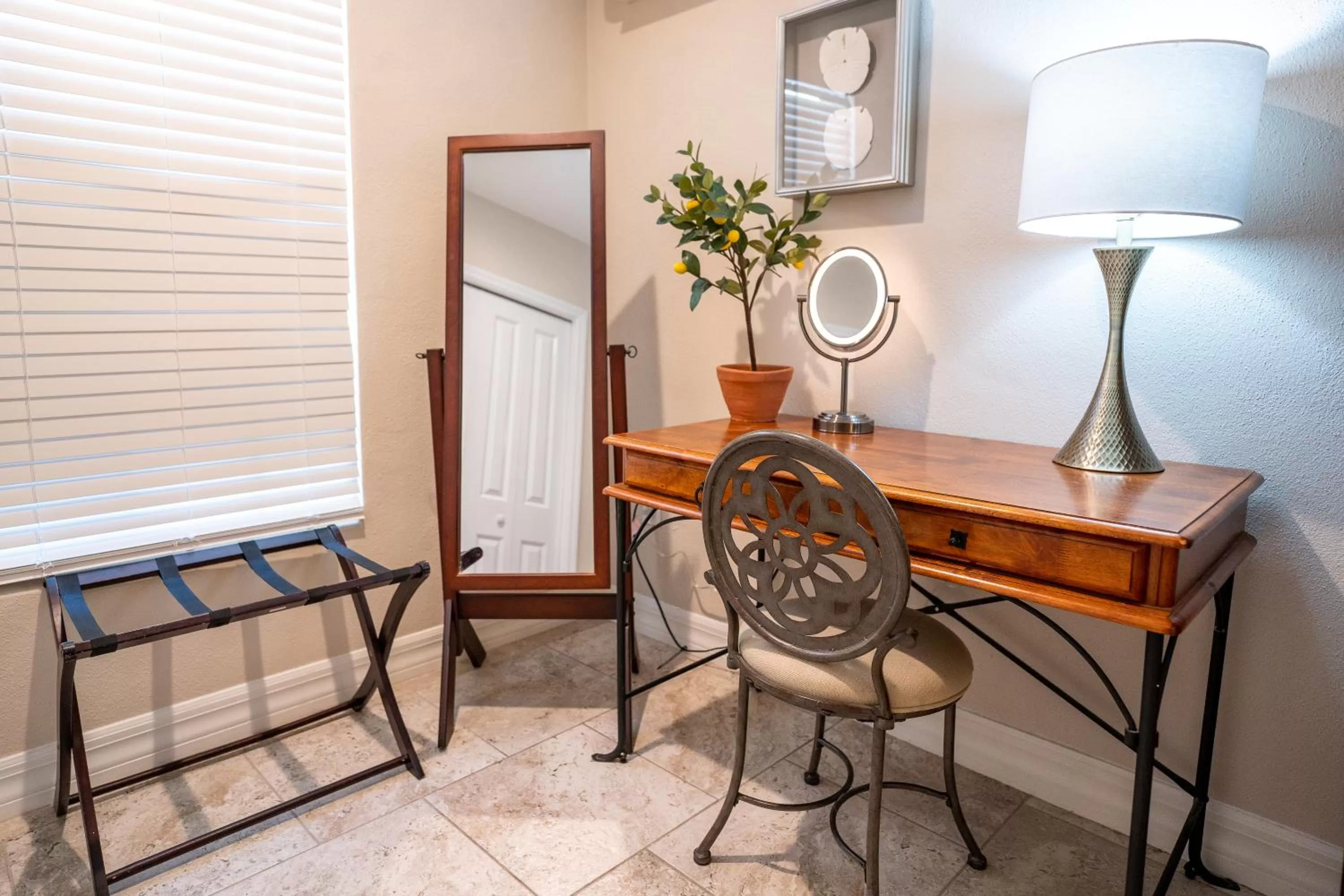 Seating area in The Capri at Siesta