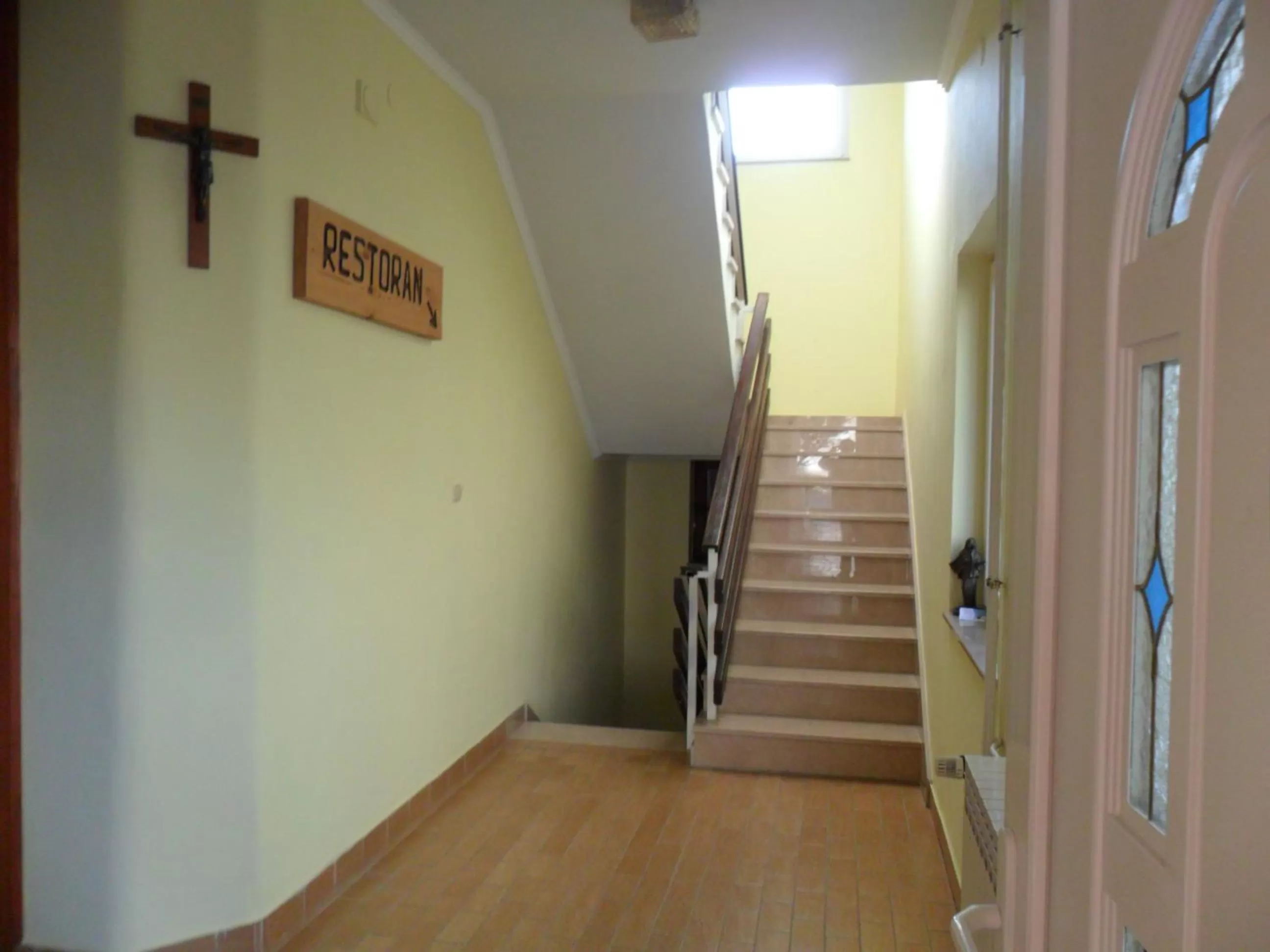 Facade/entrance in Sobe u kucanstvu MBM