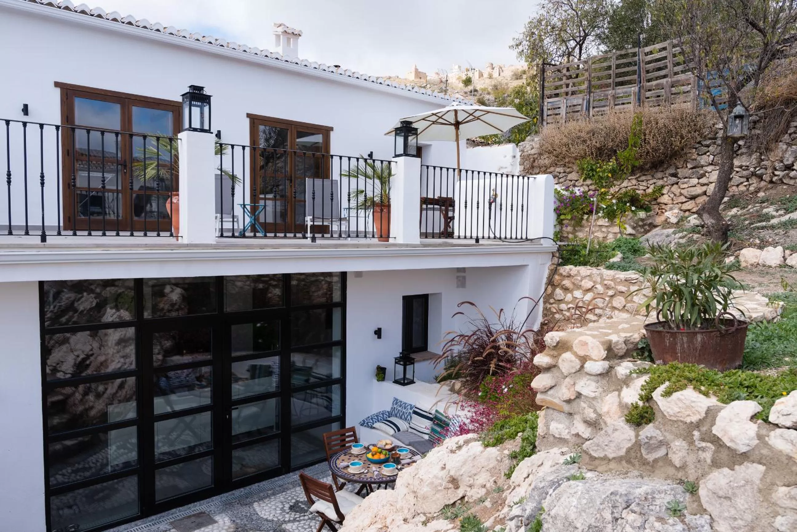 Property building in Casa Higueras