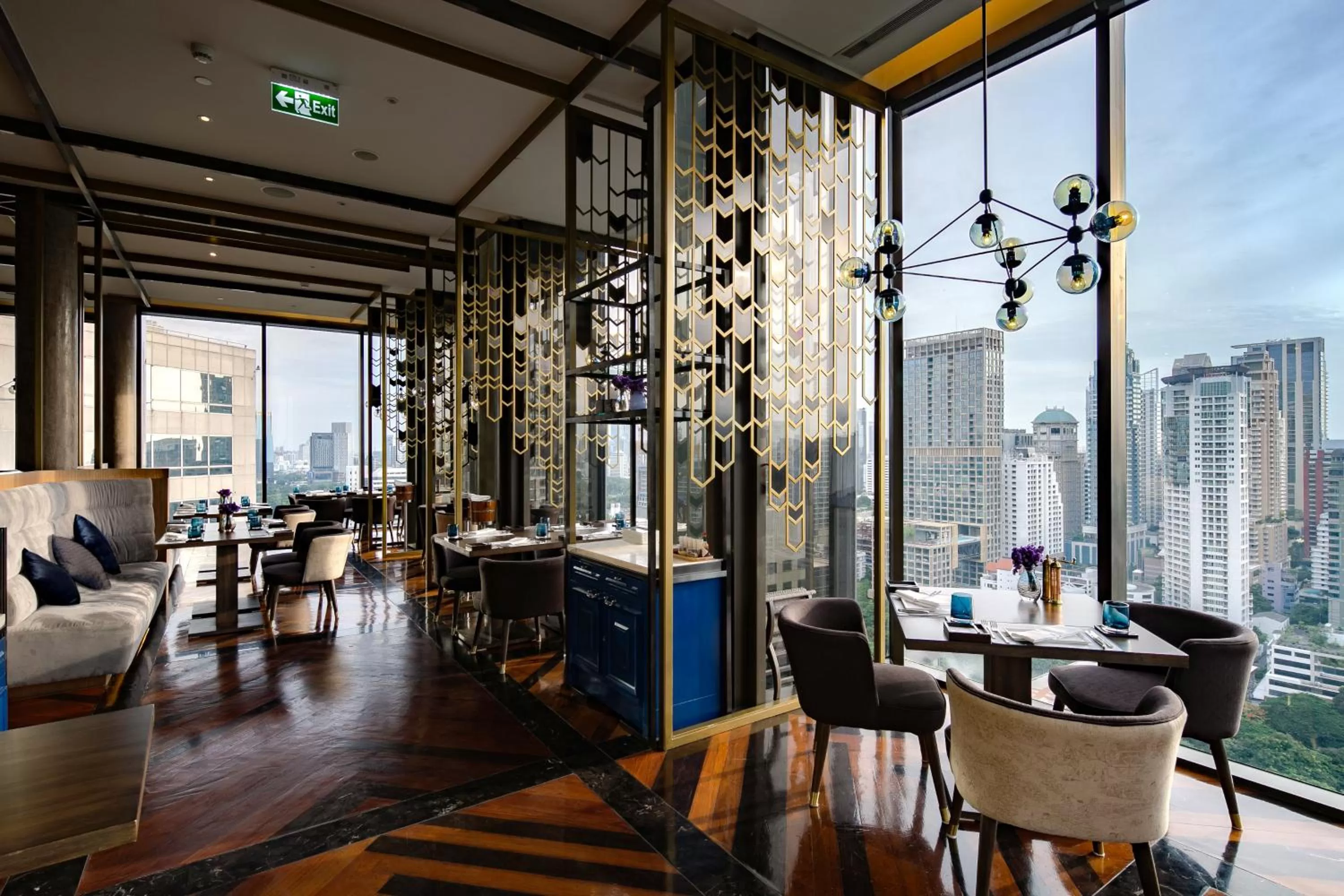 Restaurant/places to eat in Hotel Indigo Bangkok Wireless Road by IHG