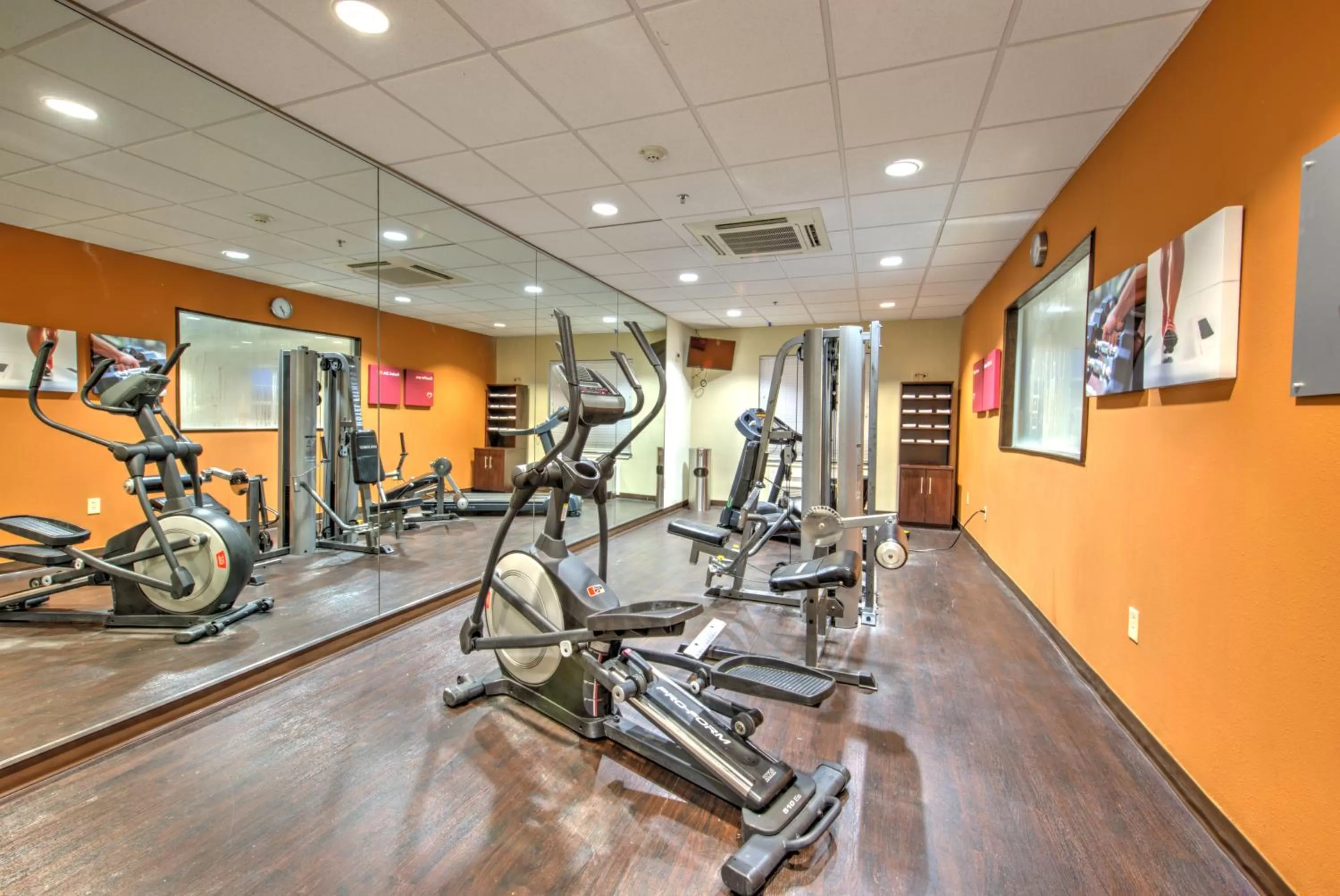 Fitness centre/facilities in Comfort Suites Tomball Medical Center
