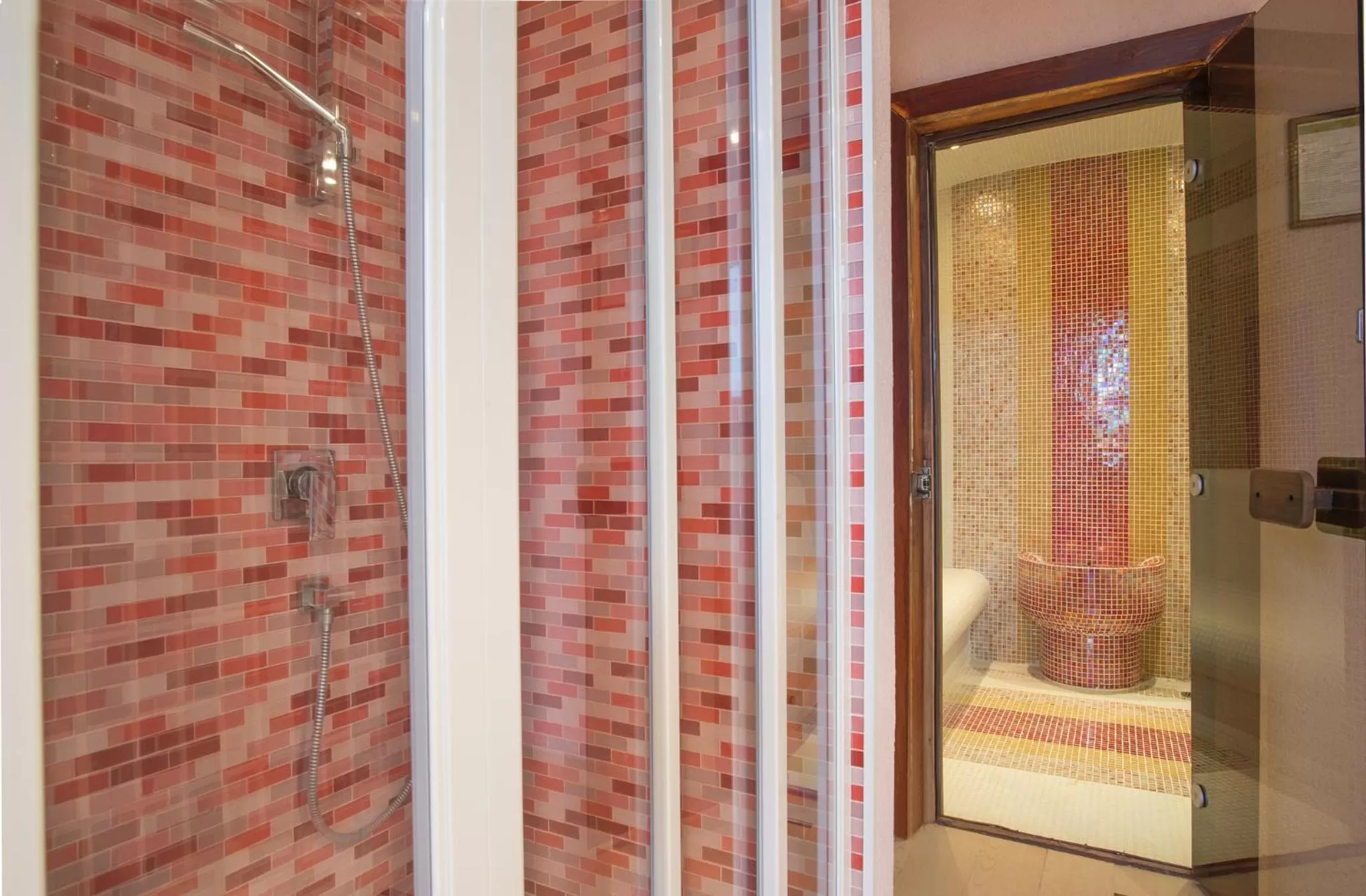 Steam room in Boutique Hotel Uniqato