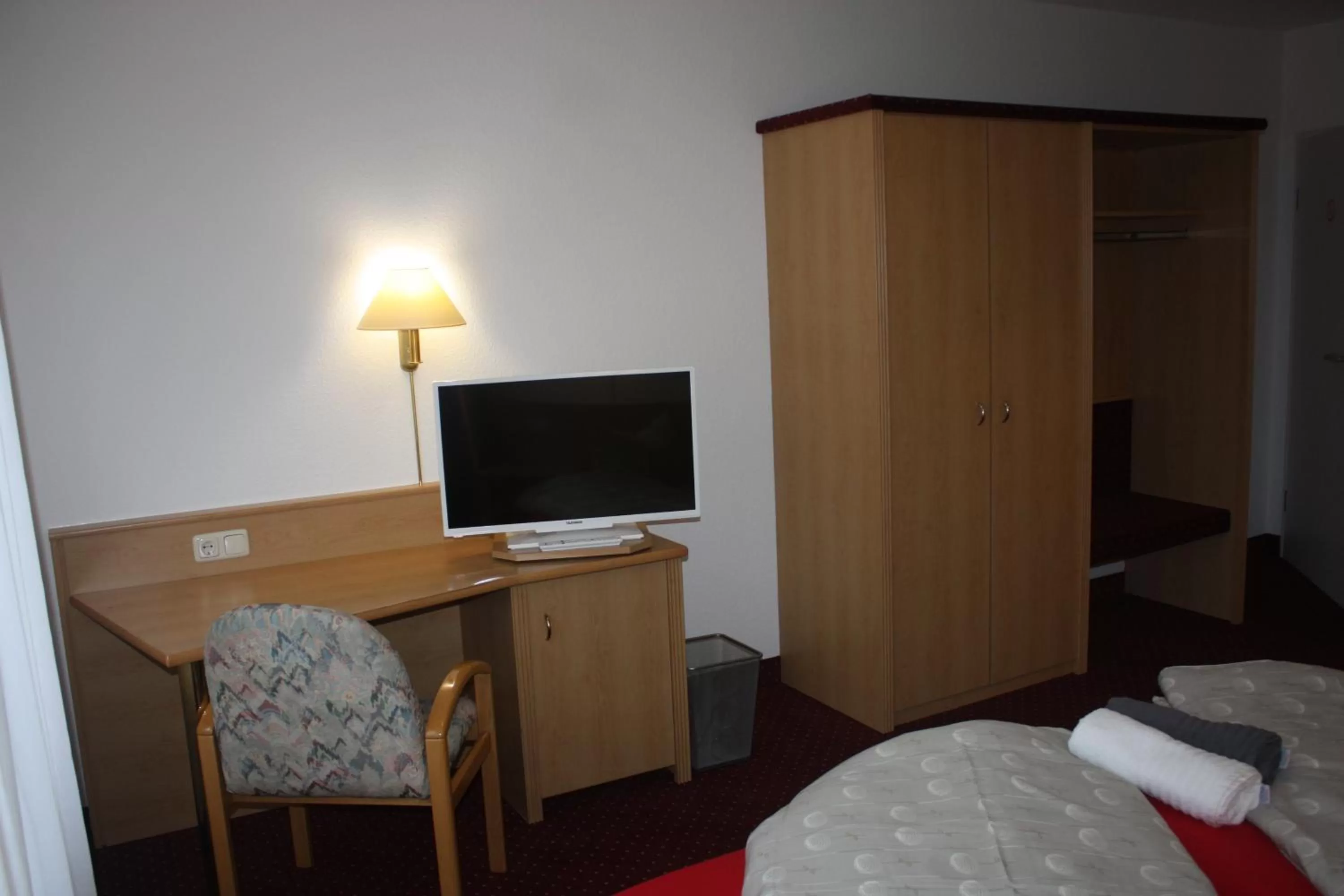 Photo of the whole room, TV/Entertainment Center in Landhotel Garni am Mühlenwörth