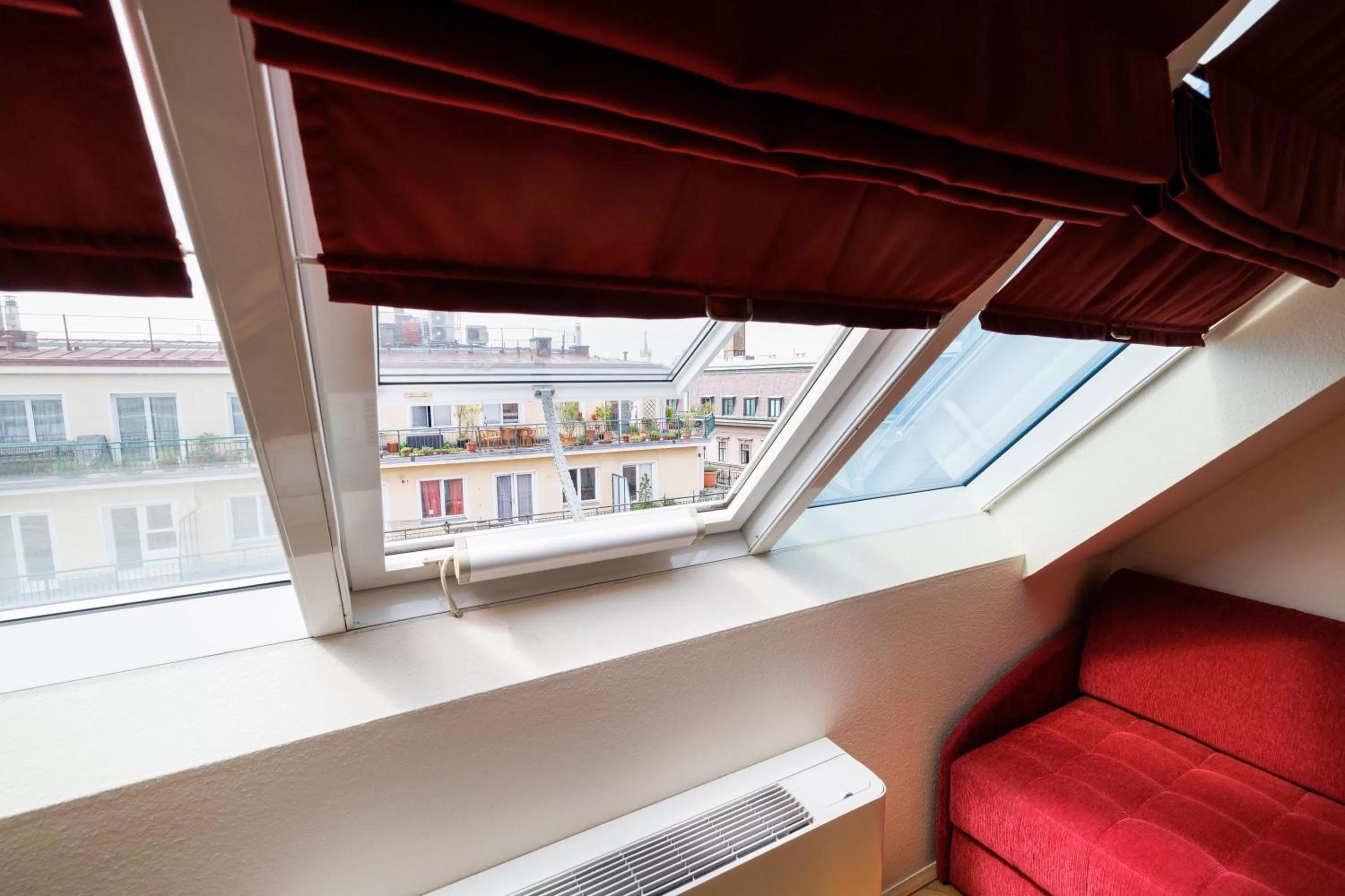 Single Room in Hotel Royal