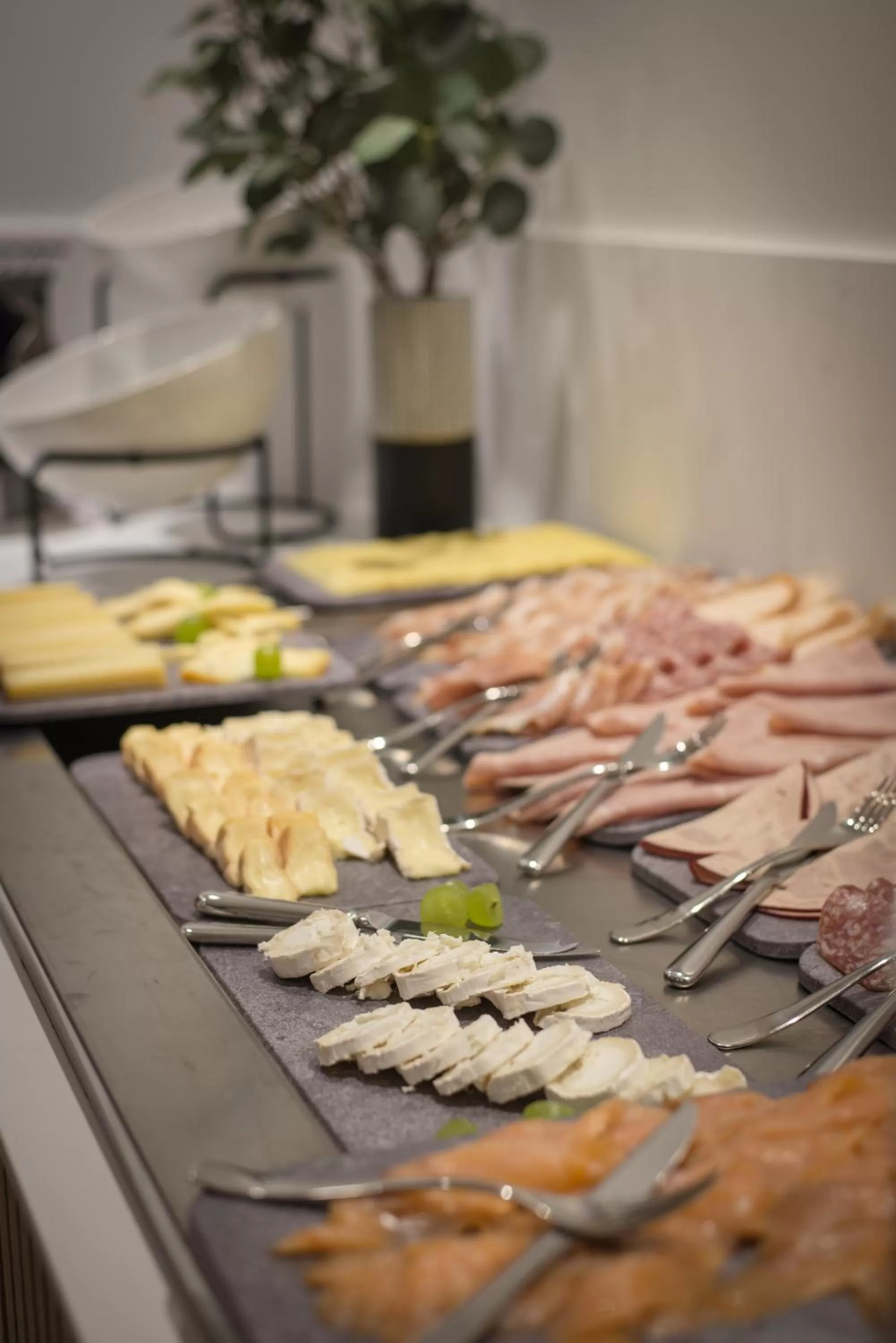 Breakfast in L' Hôtel & Spa Ribeauville- Haut-Koenigsbourg