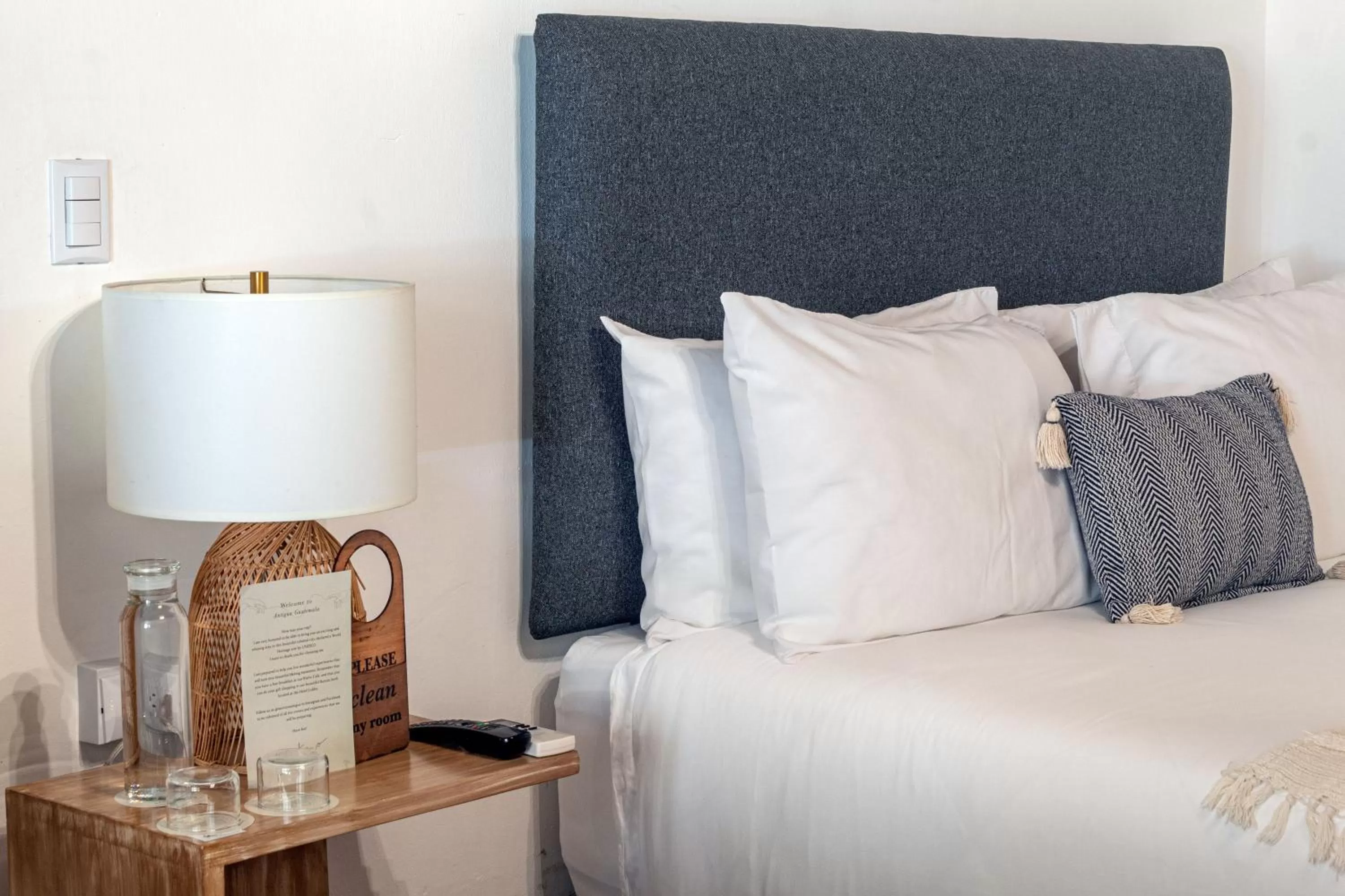 Decorative detail, Bed in Mestizo Antigua