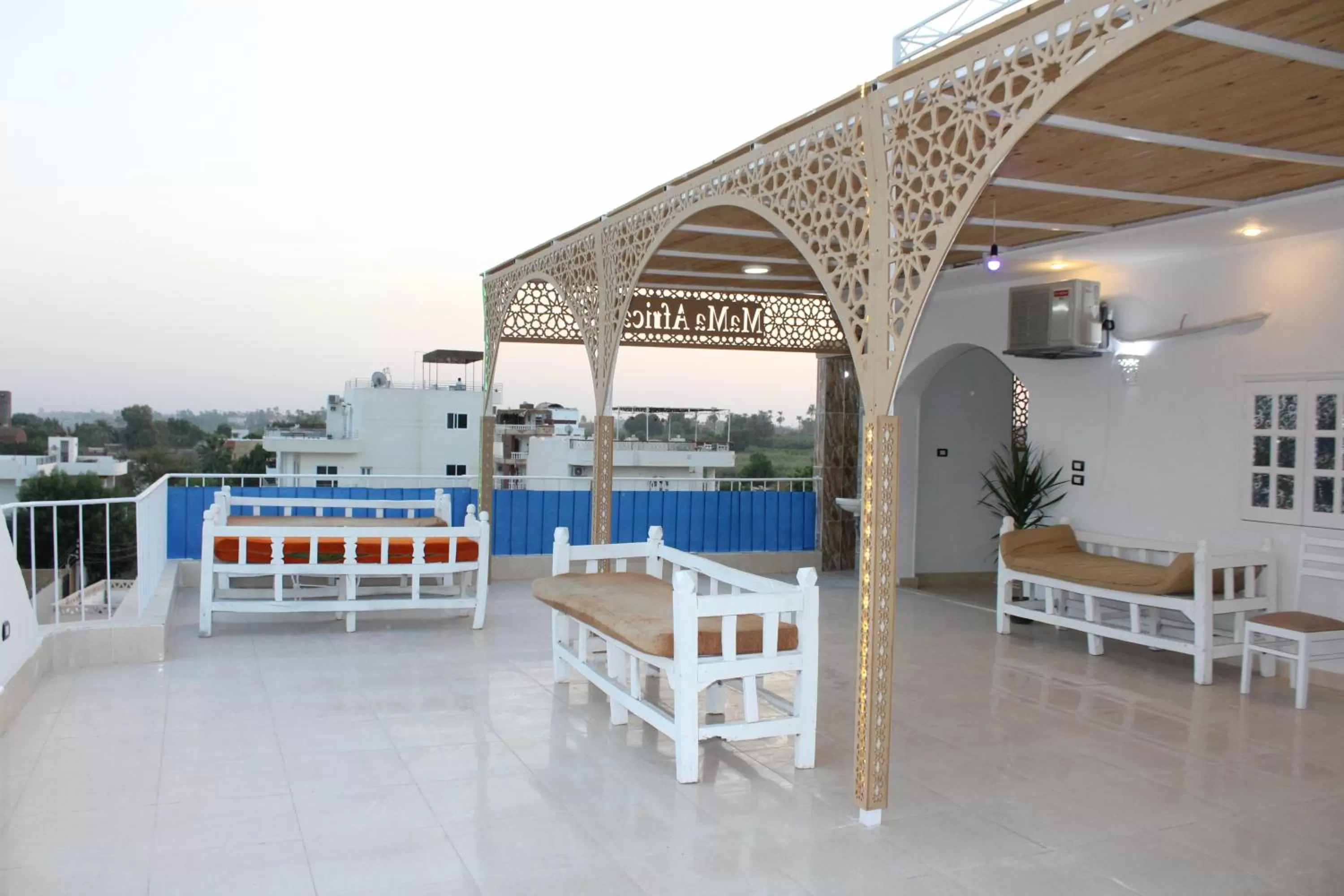 Mama Africa Apts & Studios