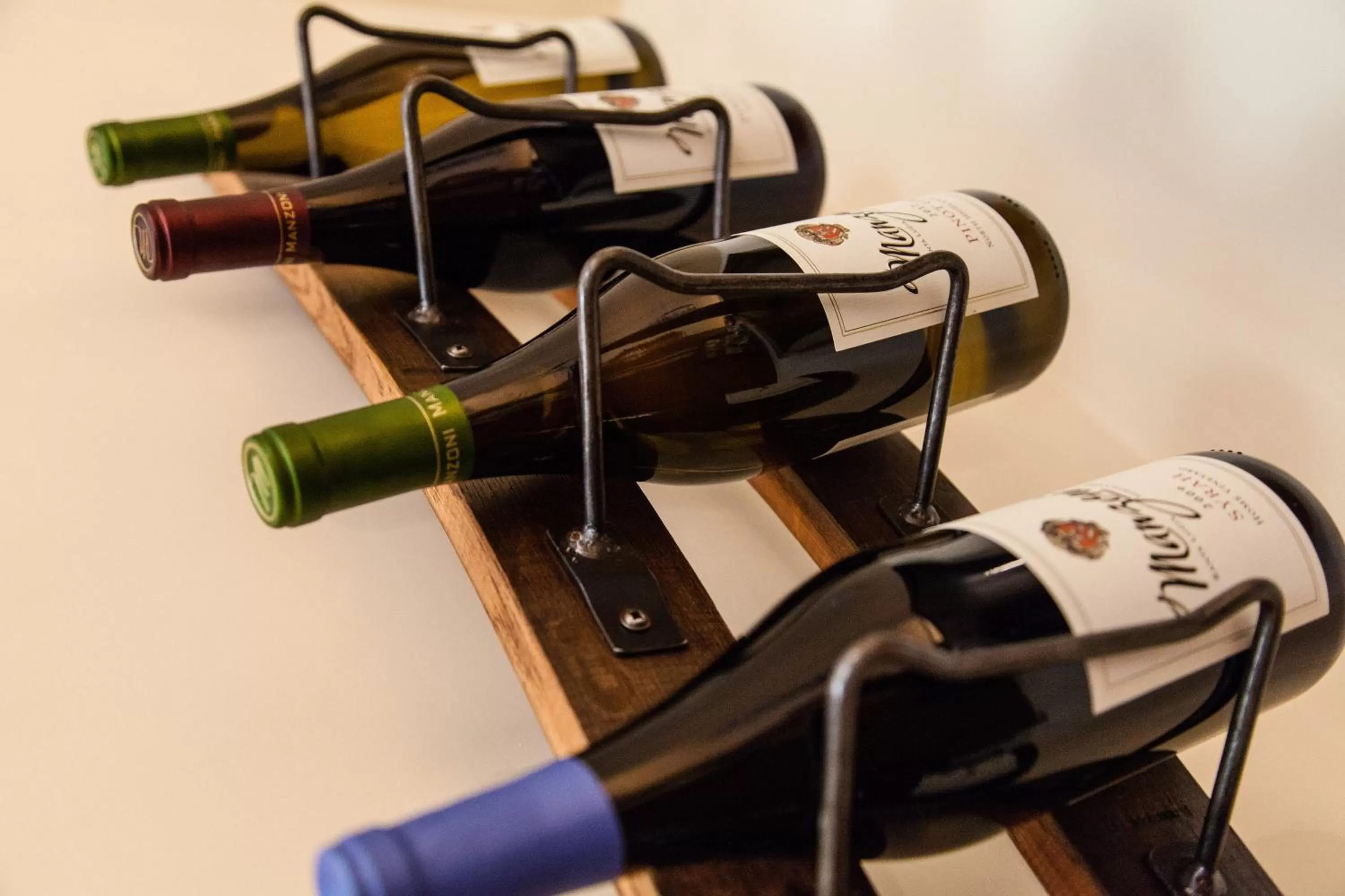 Drinks in The Vendange Carmel Inn & Suites