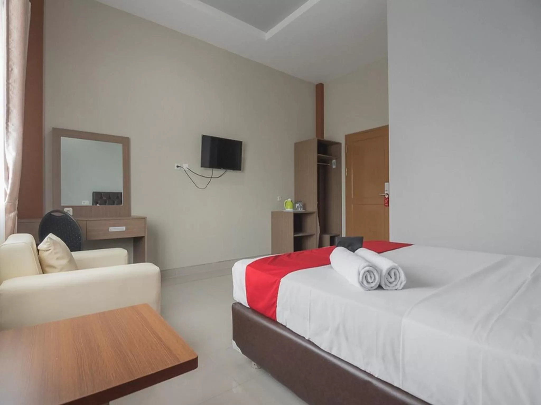 Bedroom, Bed in RedDoorz near Islamic Center Samarinda