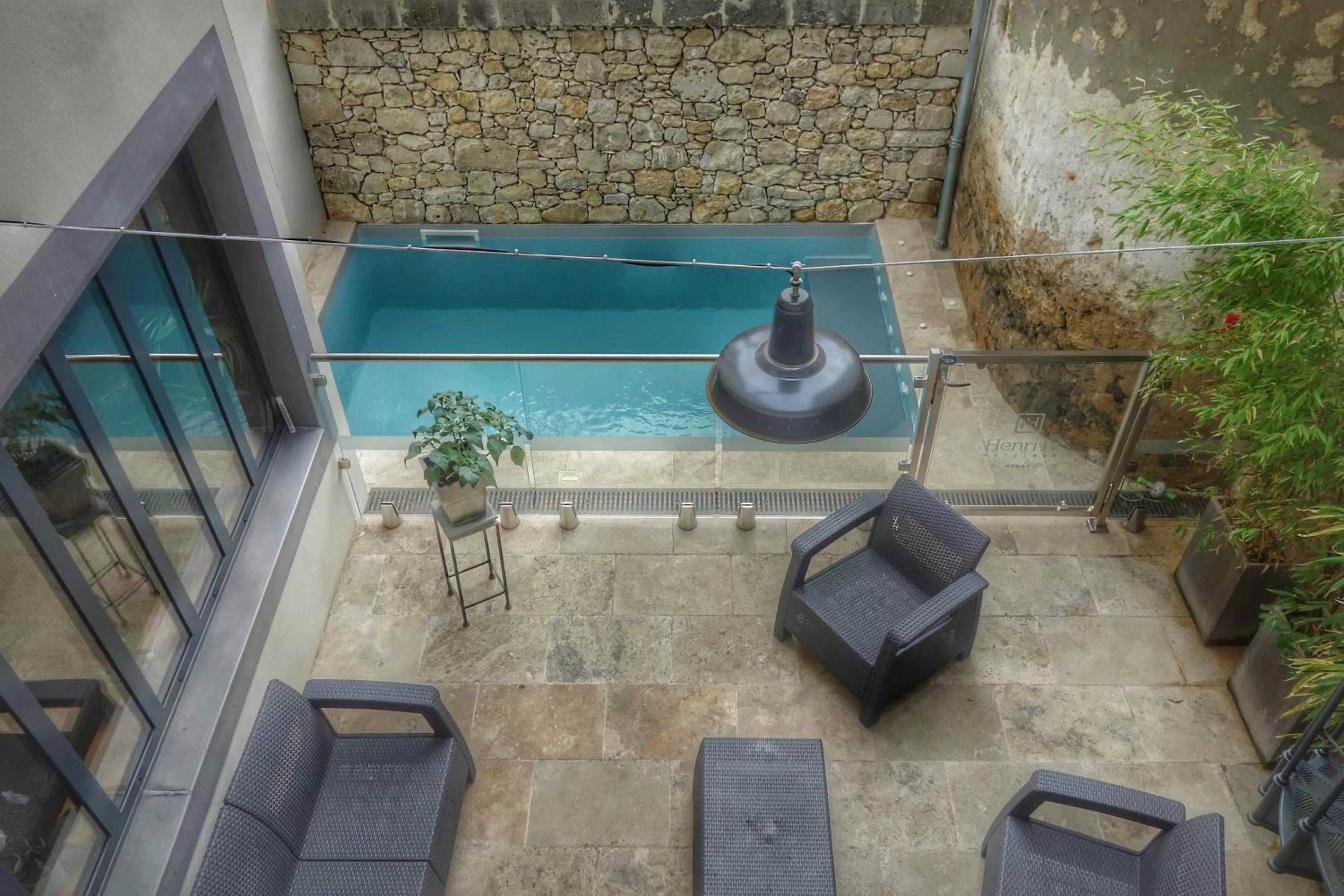 Patio in Hôtel Henri IV