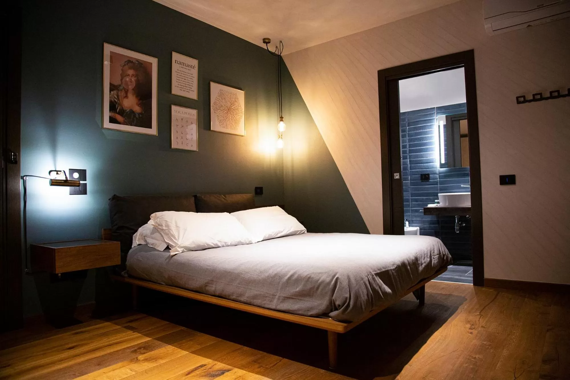 Photo of the whole room, Bed in MANTRA Suite&Rooms