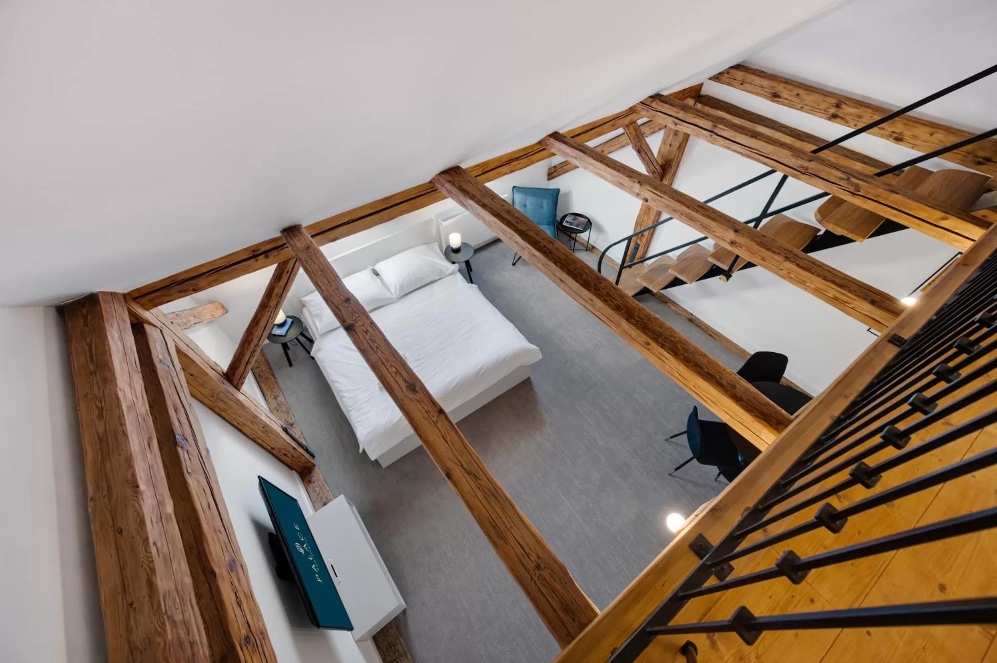 Photo of the whole room in Palace Apartments