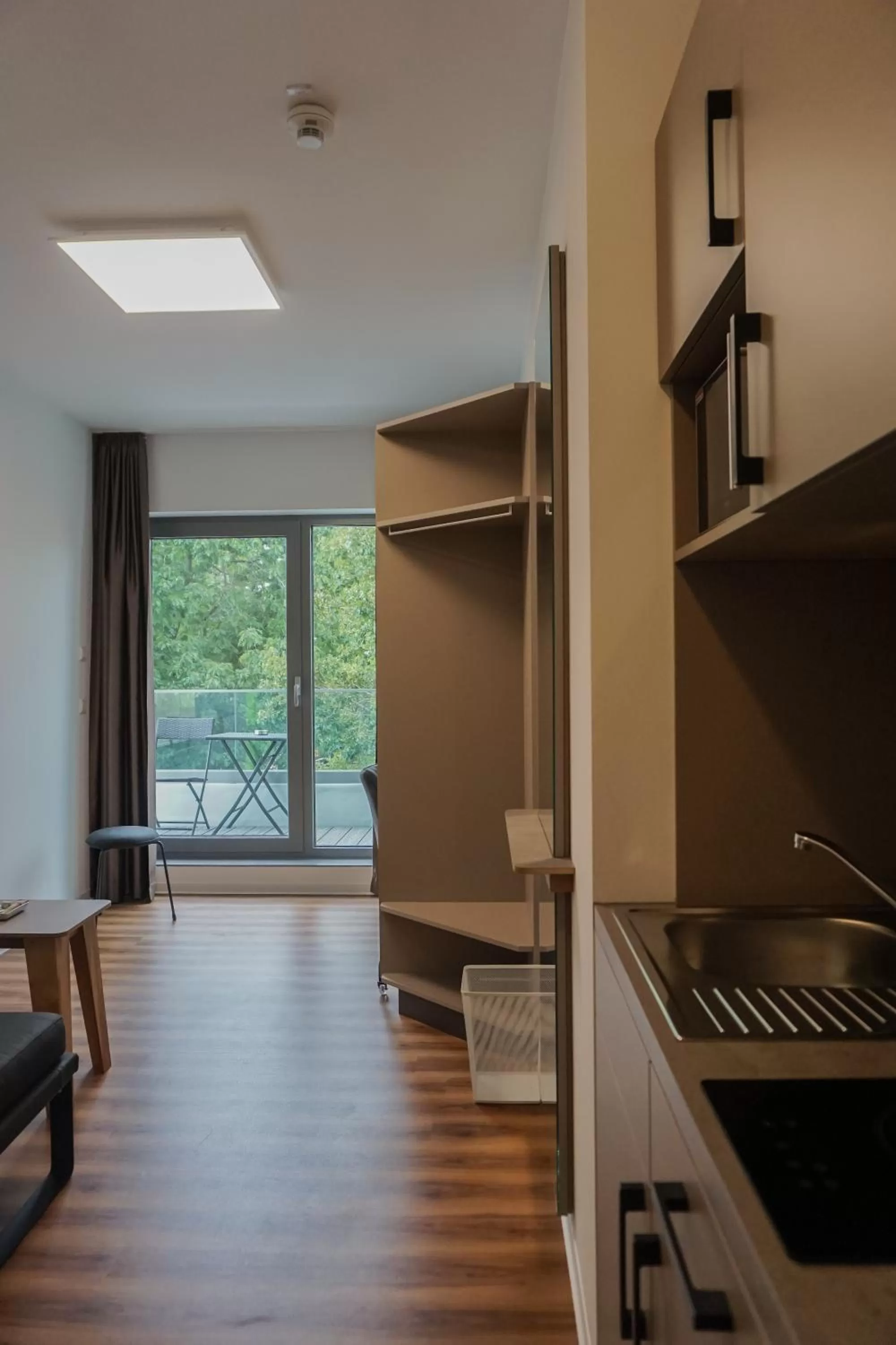 Photo of the whole room in nicetostay