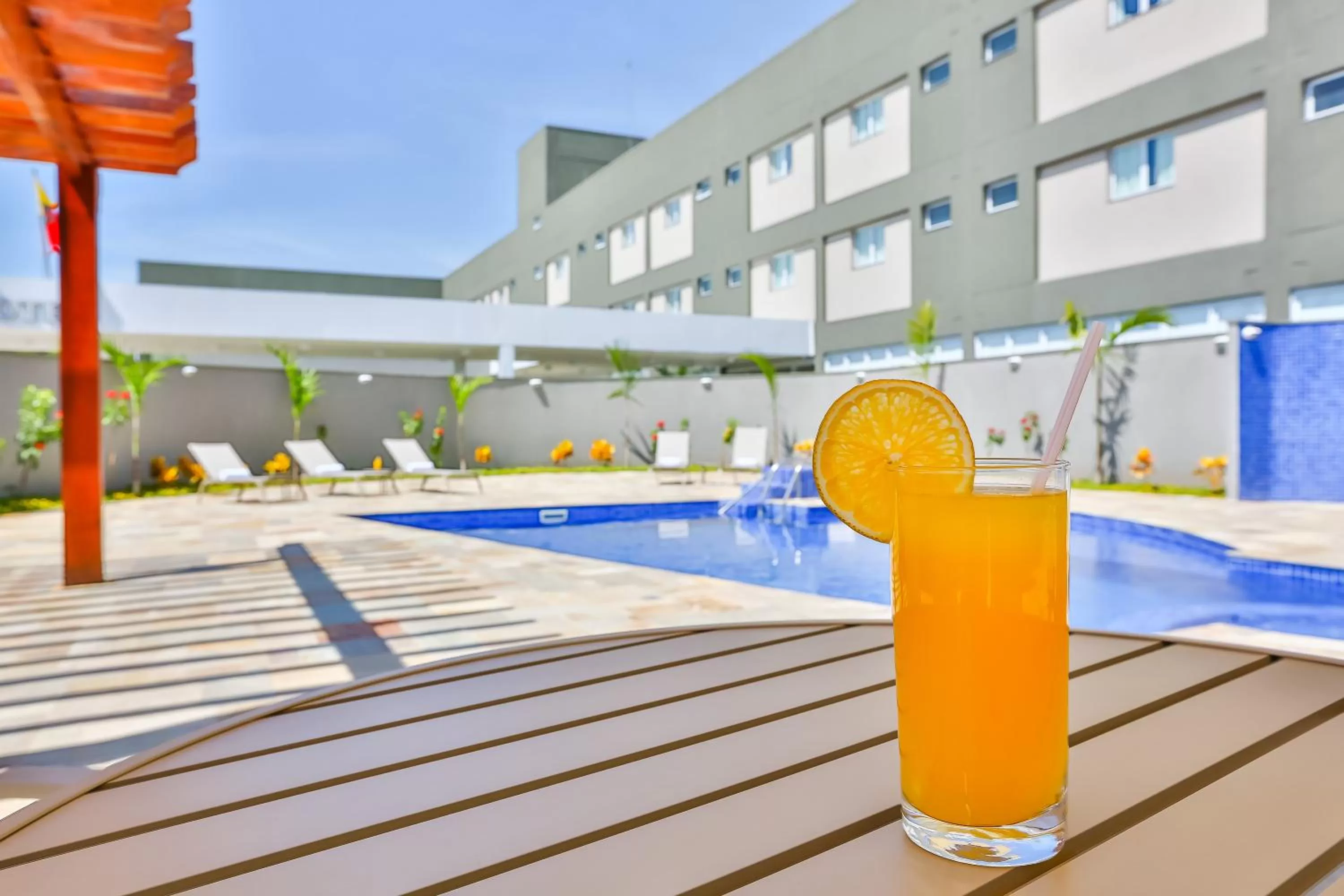 Swimming pool in Comfort Mogi Guaçu